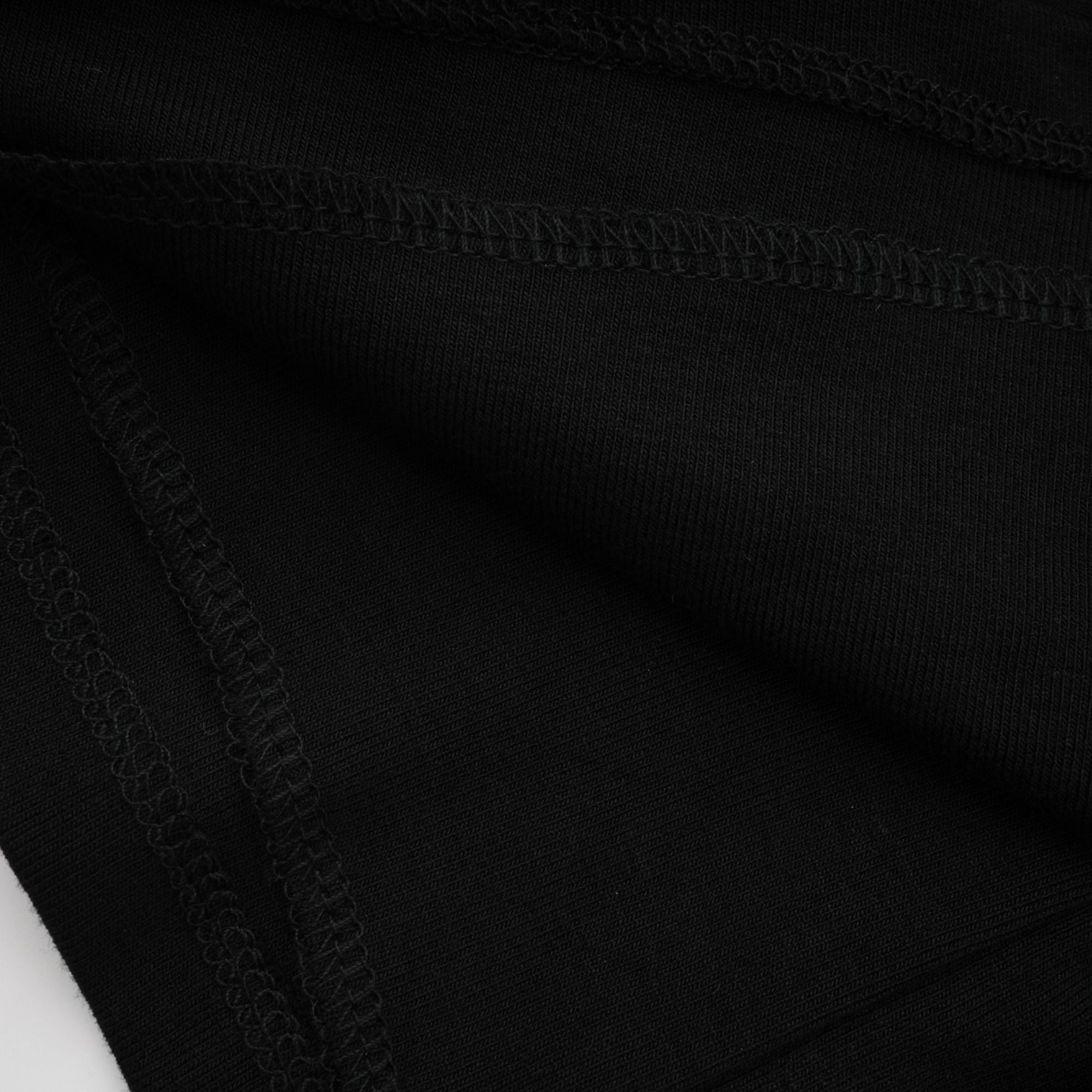 بلوزة كلارابيل بتصميم مجمع ومفتوح