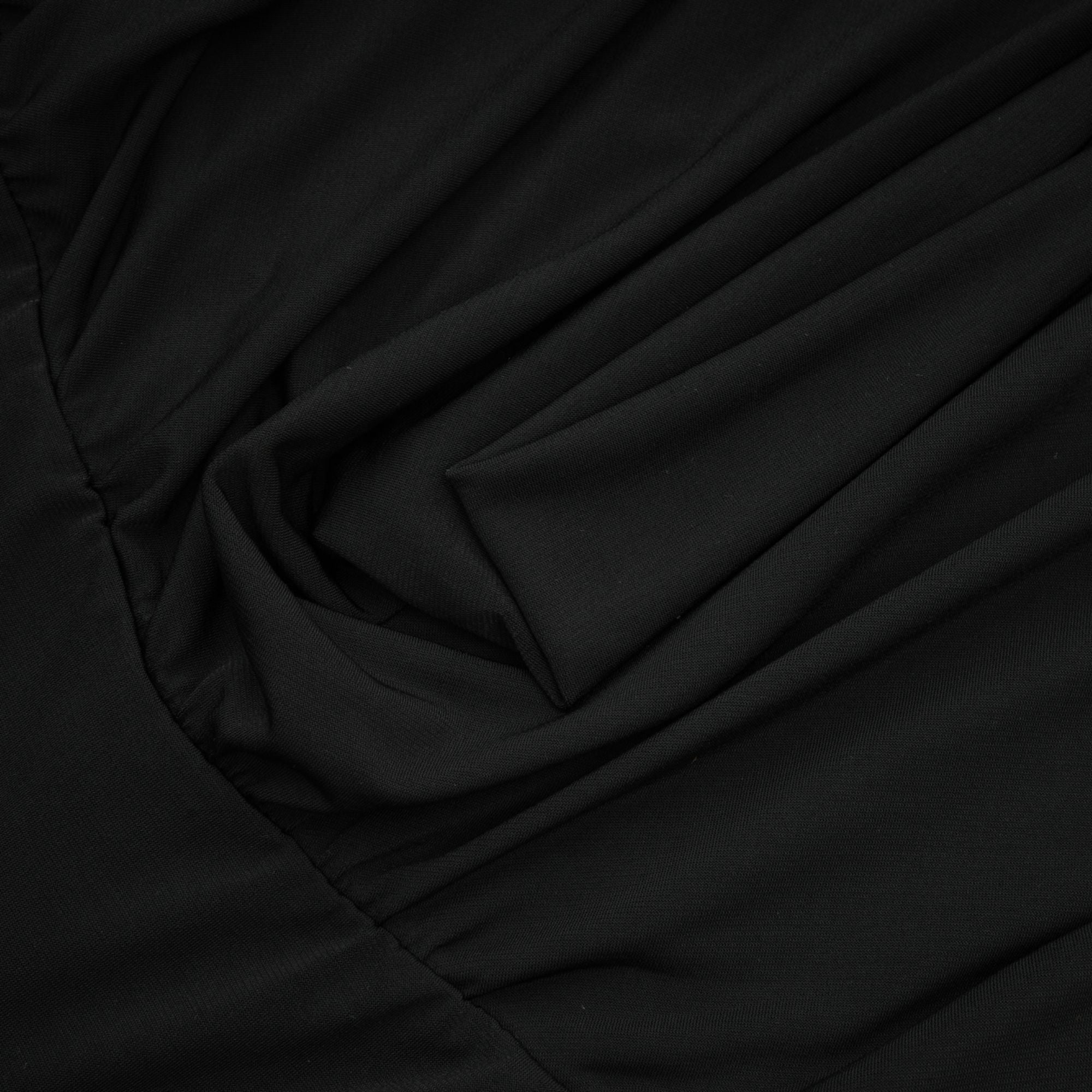 طقم نالا المكون من بلوزة وتنورة من قماش الجيرسيه الدنيم