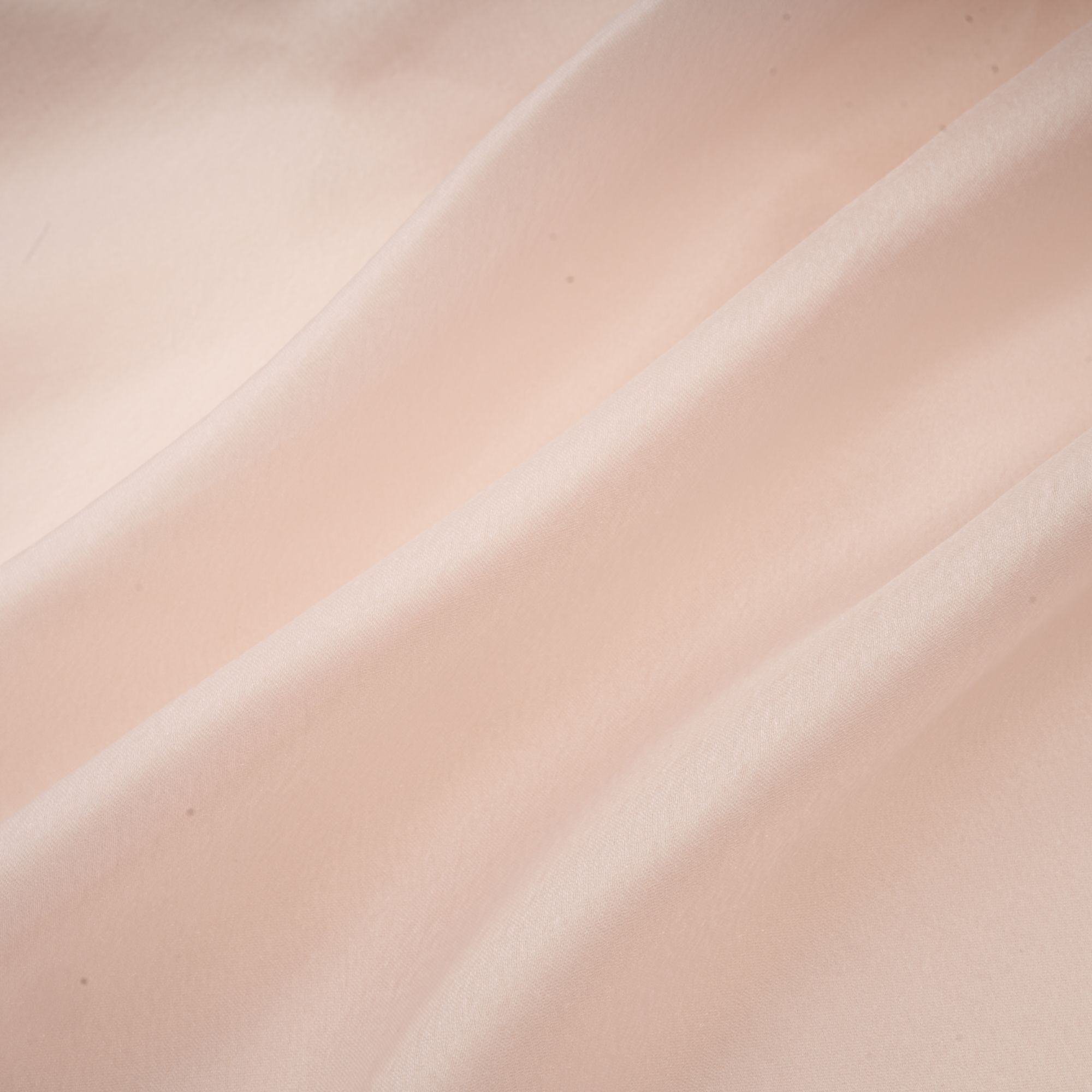 فستان لوسي متوسط الطول مزين بنقشة زهور صناعية