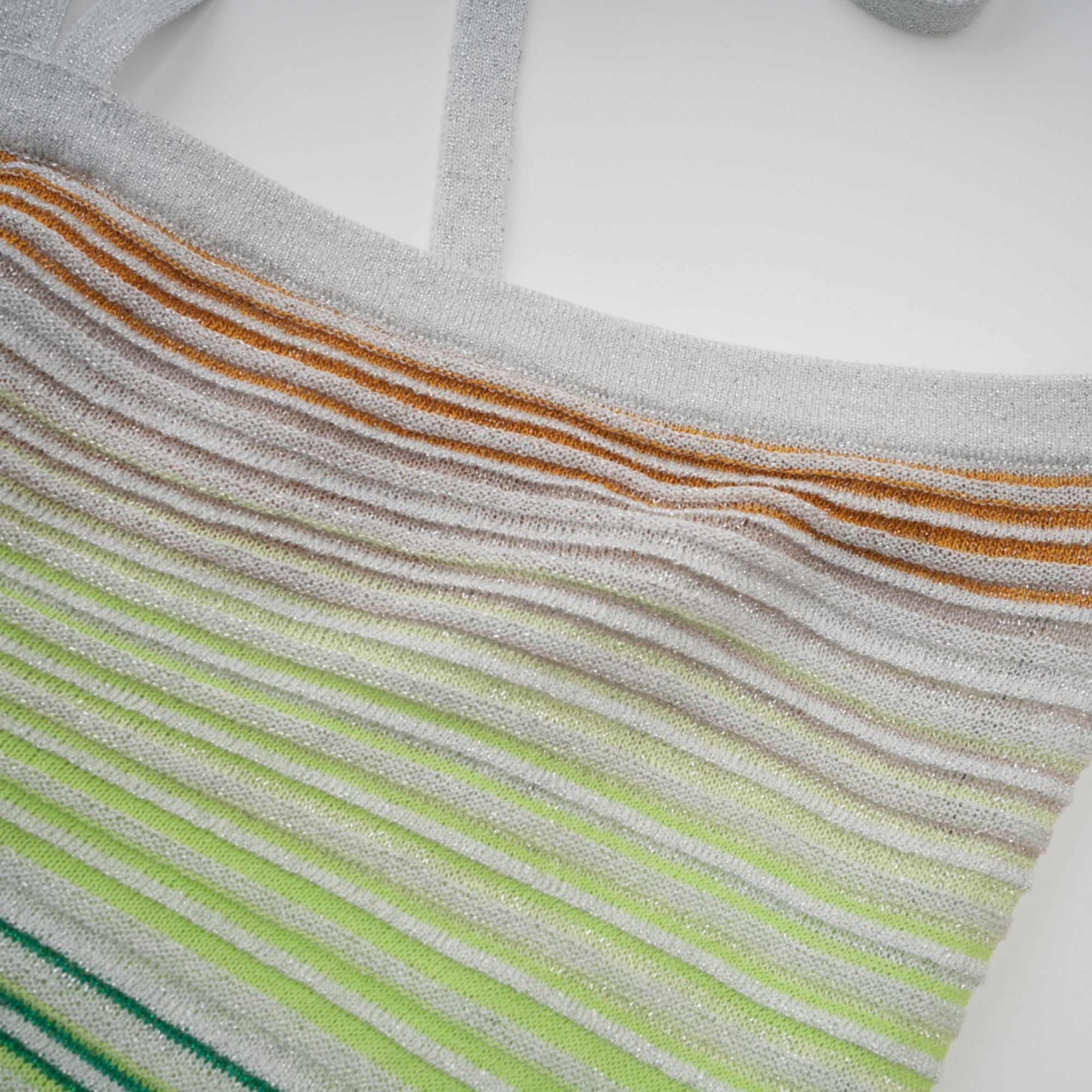 فستان إيرينا ماكسي أزرق منسوج بنمط متعرج