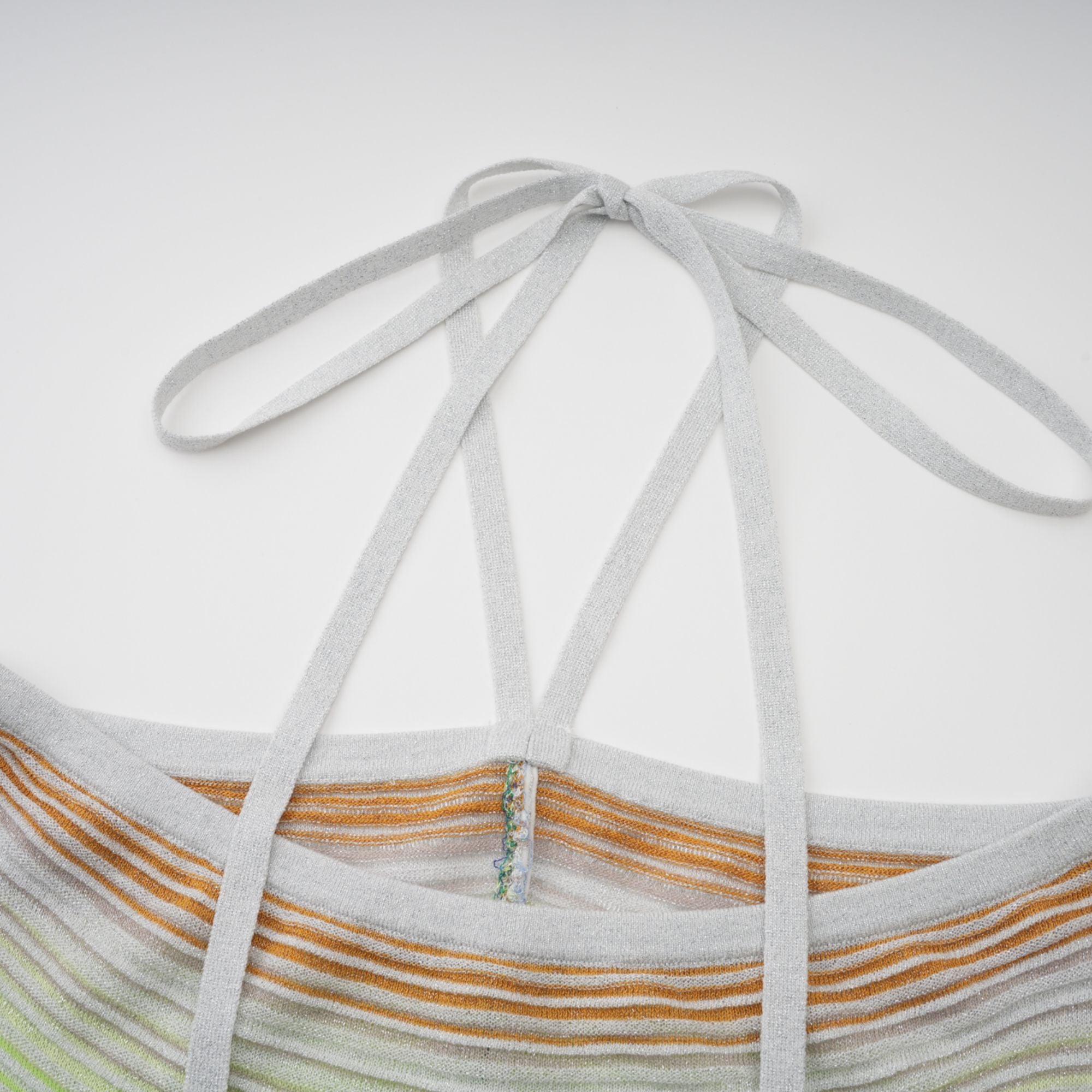 فستان إيرينا ماكسي أزرق منسوج بنمط متعرج