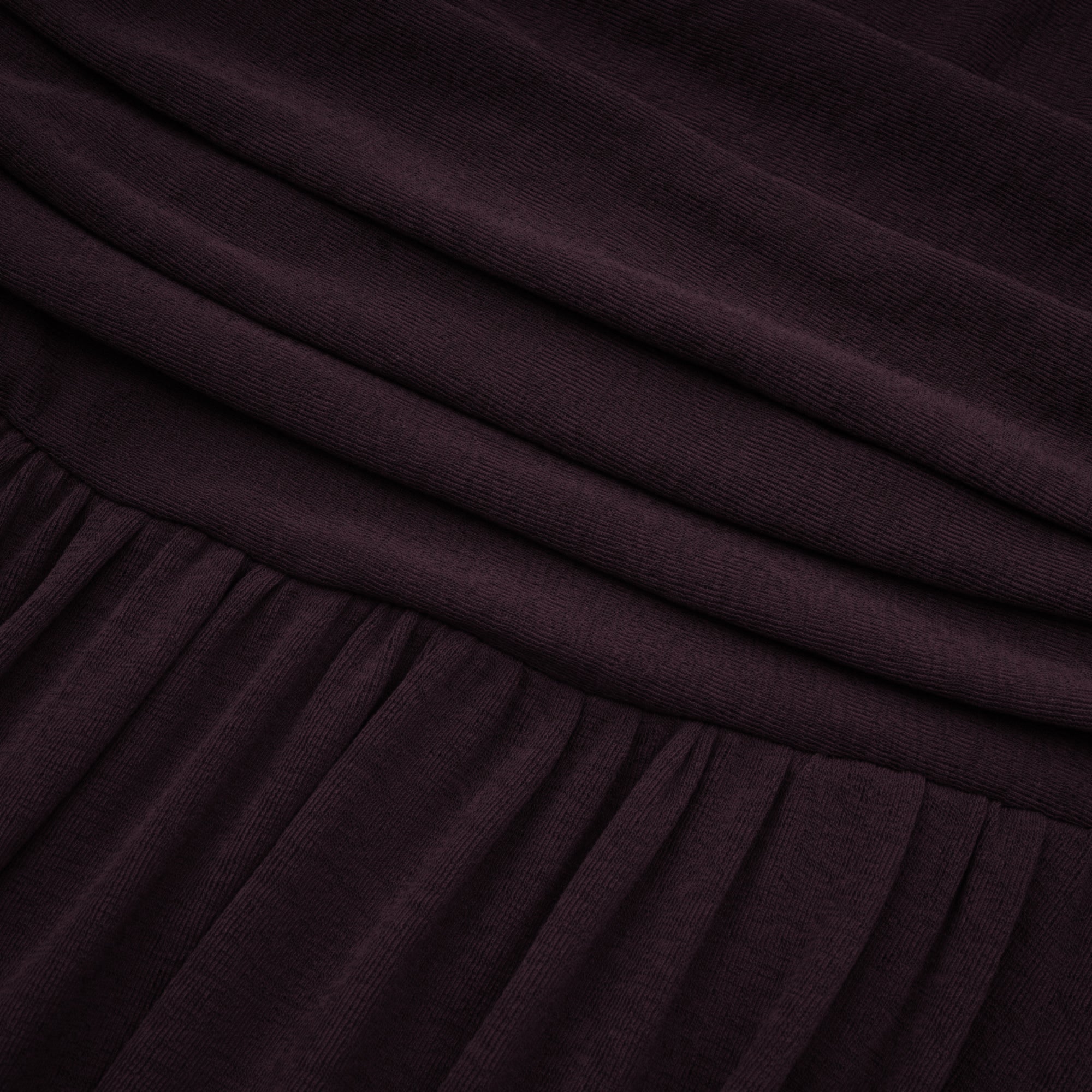 Camille – Rotes, gerüschtes Midikleid mit Klappendesign