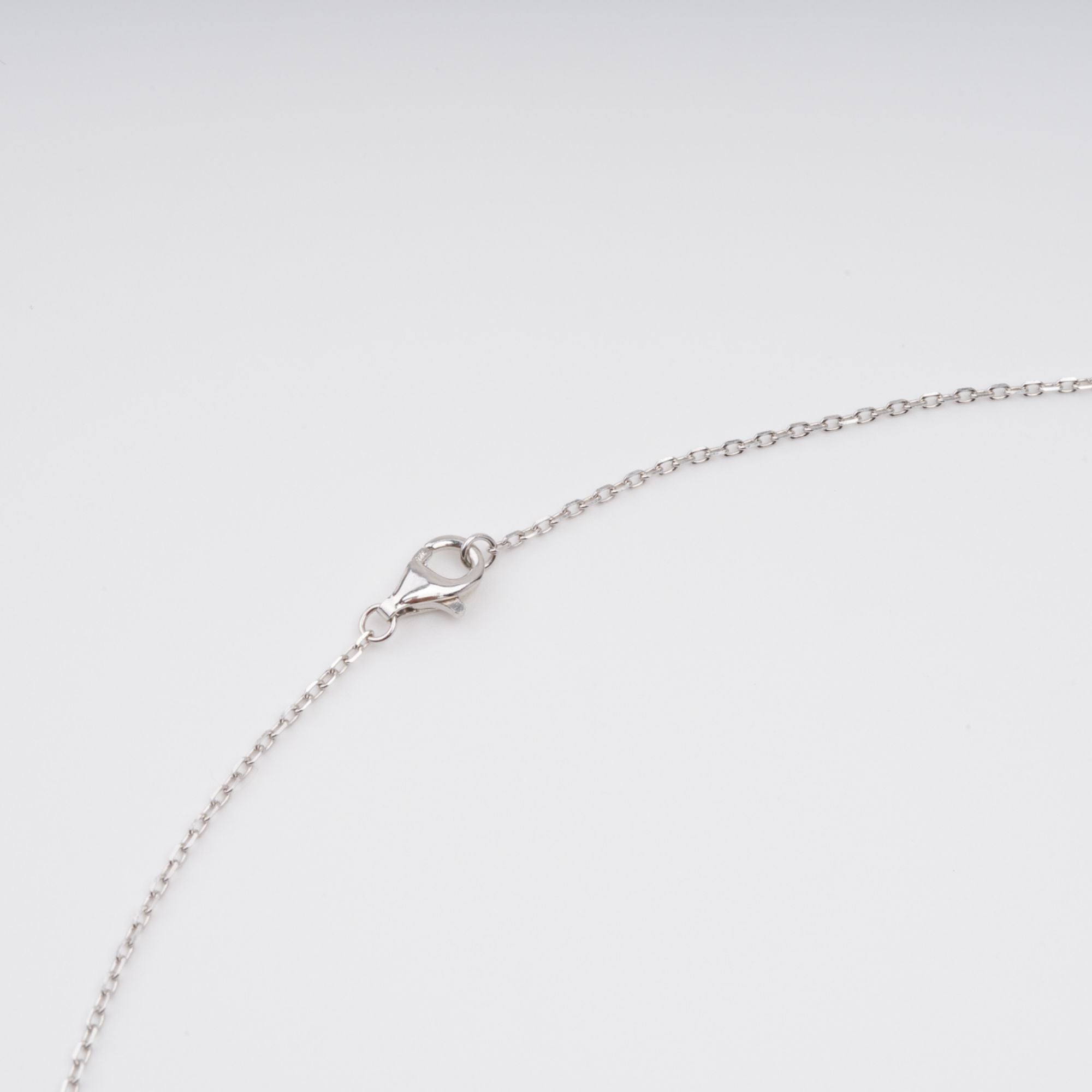 قلادة كايلي الخضراء المرصعة بالأحجار الكريمة من الفضة الإسترلينية