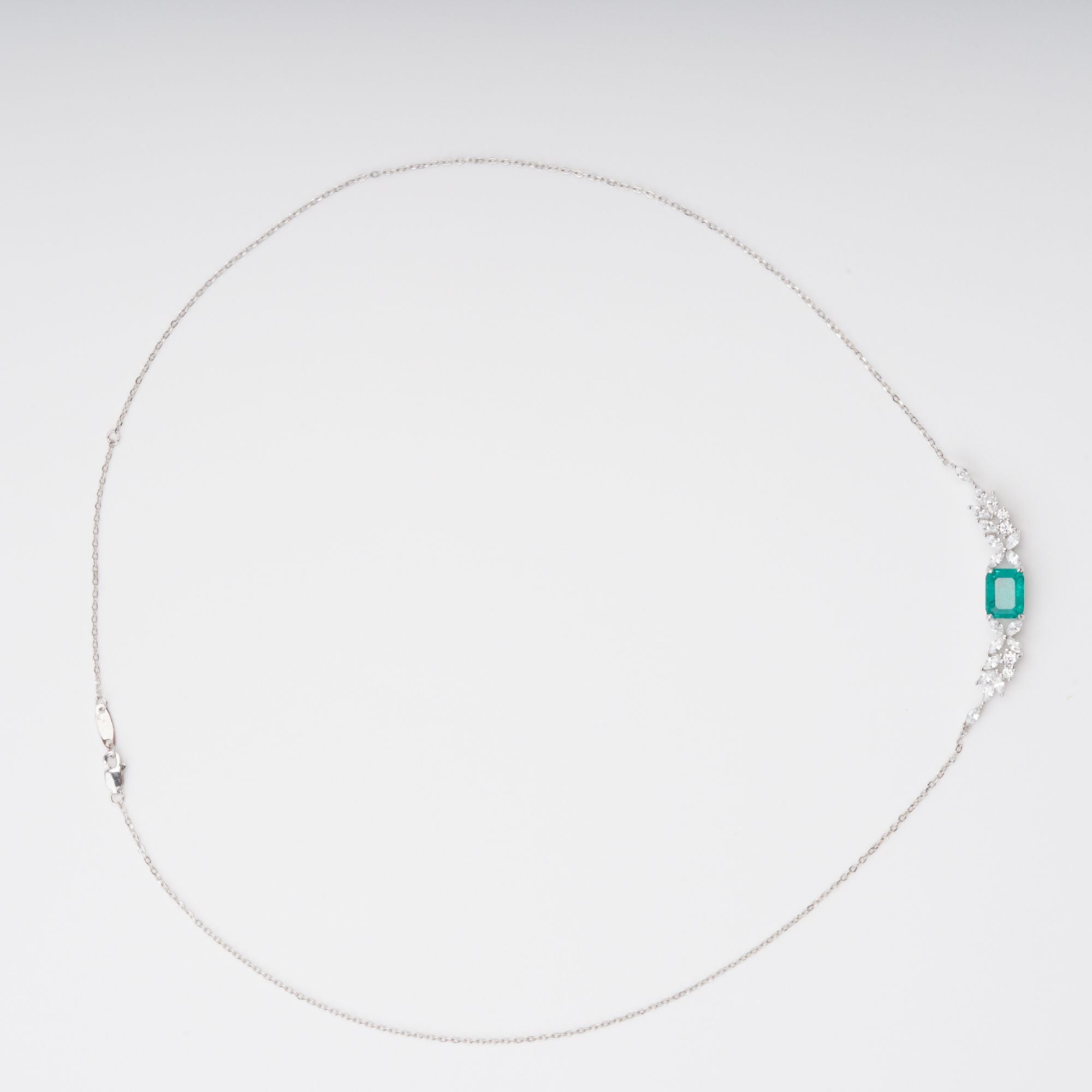 قلادة هيلجا الخضراء المجنحة من الفضة الإسترلينية