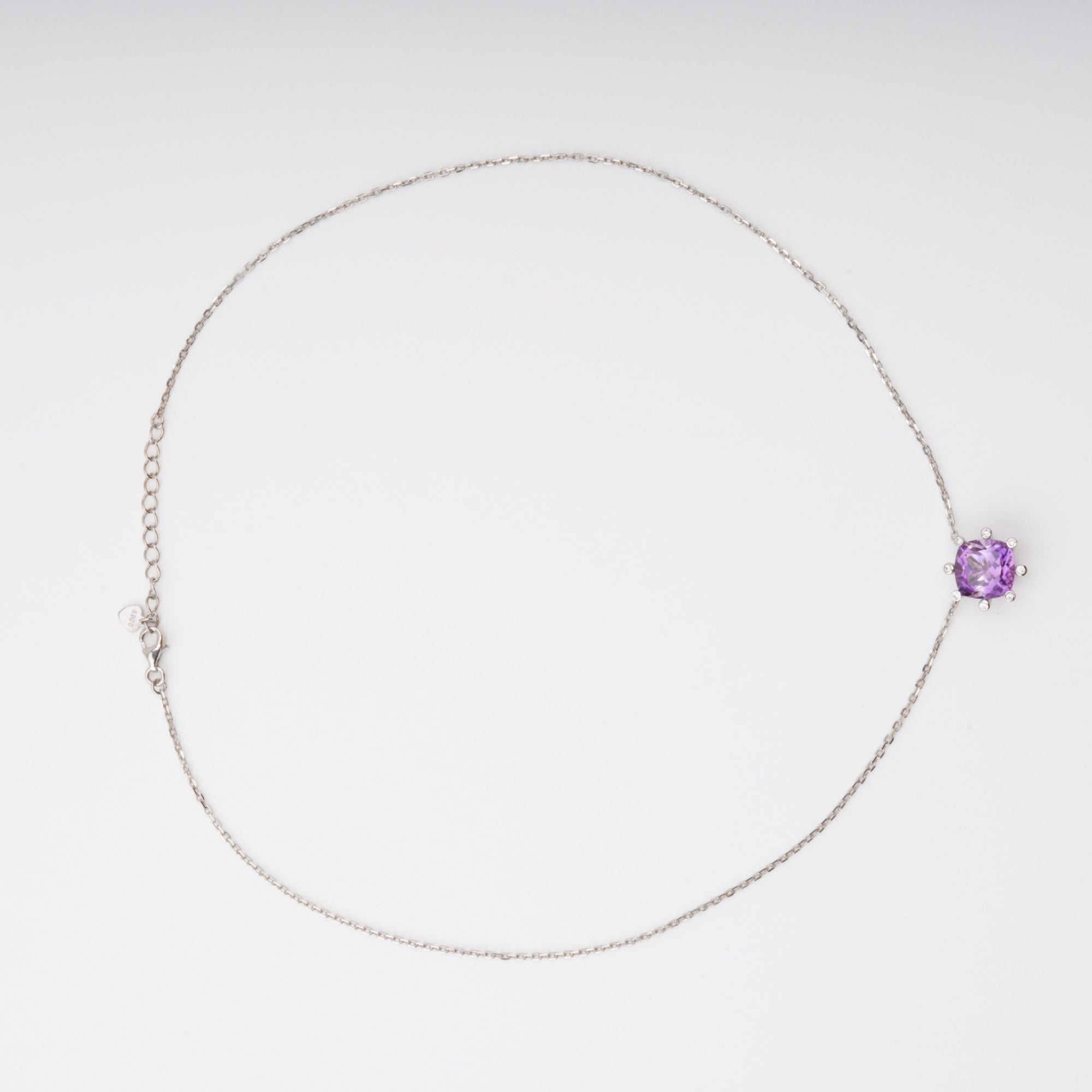 قلادة جيانيتا من الفضة الإسترلينية مزينة بأحجار كريمة مربعة بنفسجية