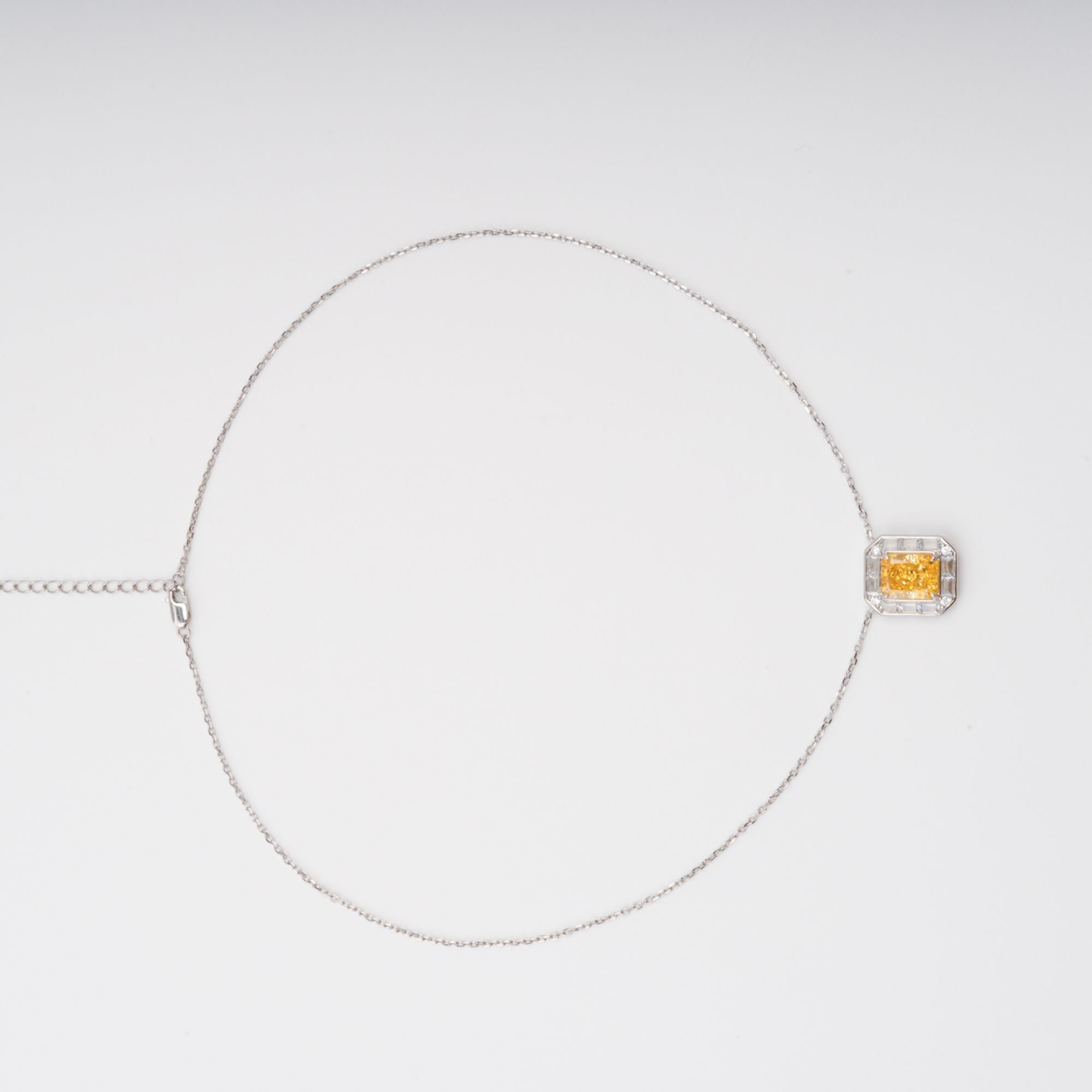 قلادة عينى من الفضة الاسترلينية مرصعة بأحجار كريمة مربعة صفراء