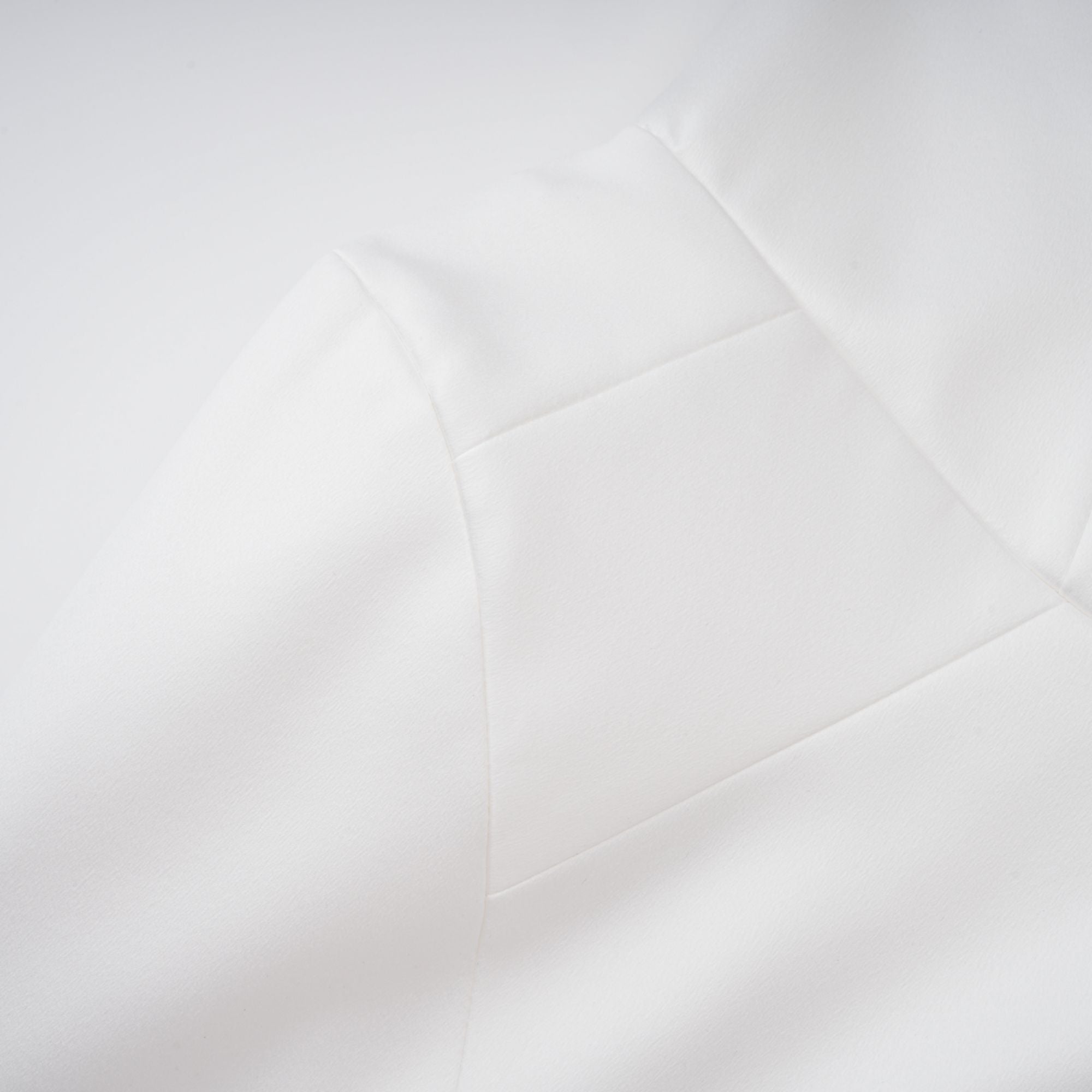 Alba – Weißes Maxikleid mit Korsett und Tonnentaille