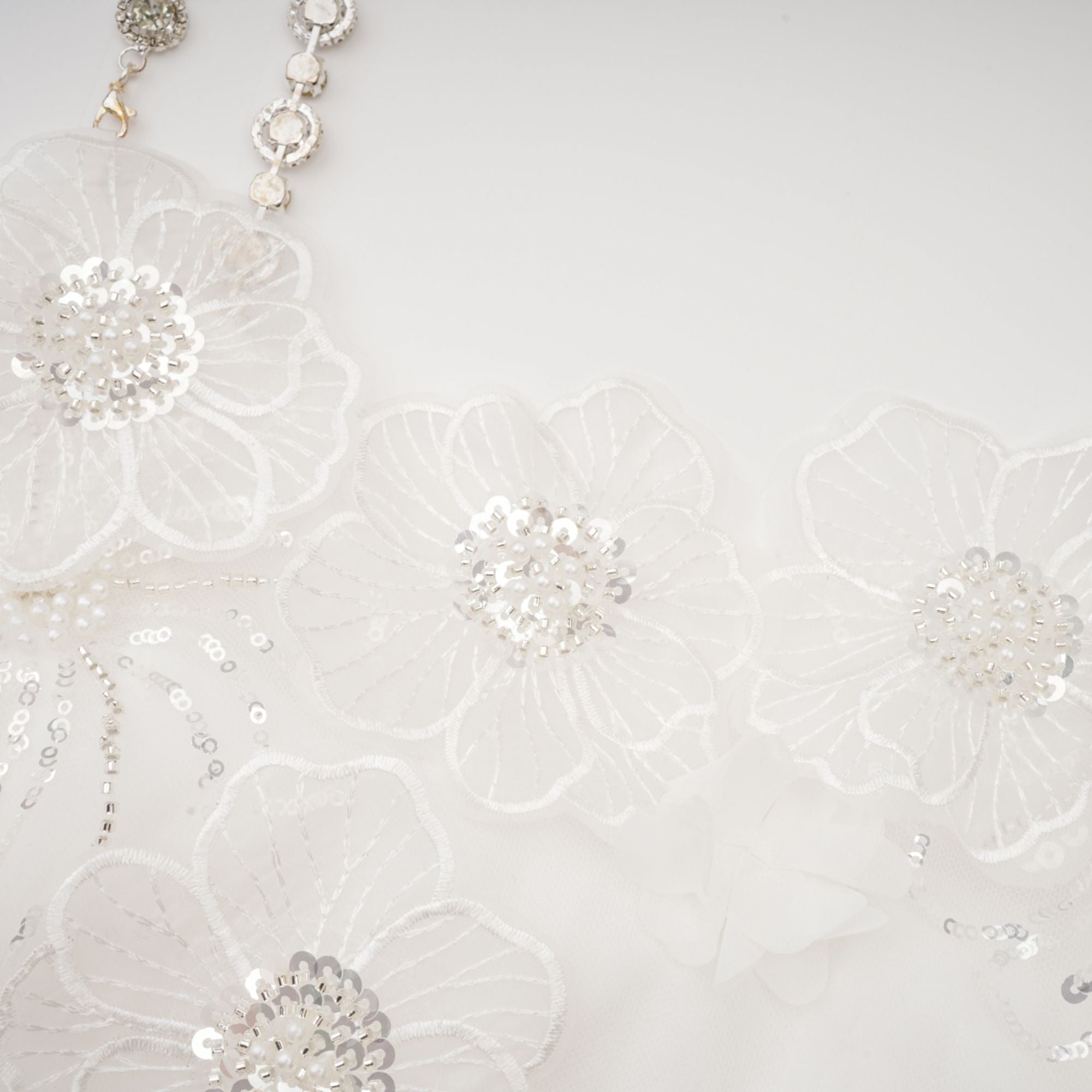 فستان سوزيت القصير المزين بالكريستال