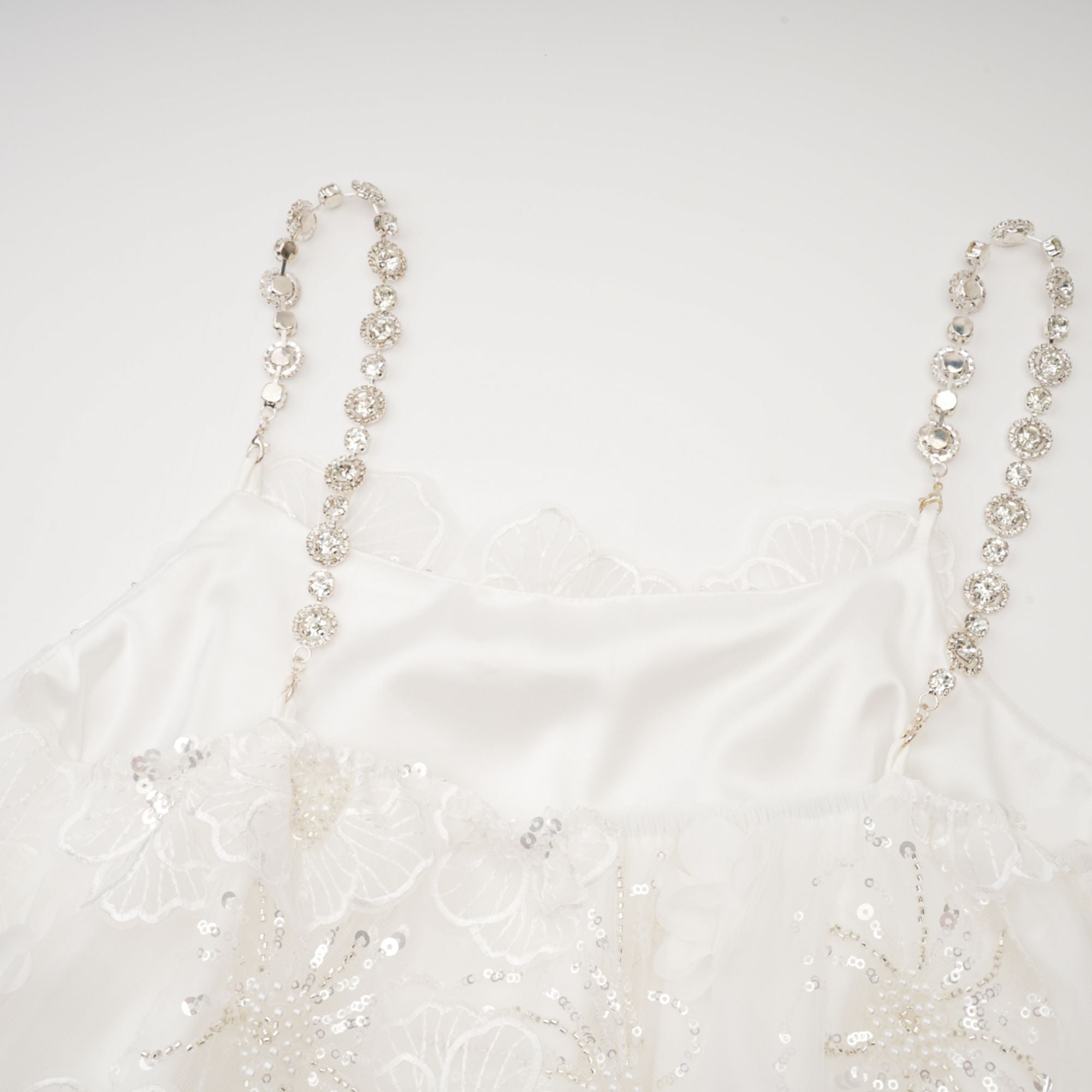 فستان سوزيت القصير المزين بالكريستال