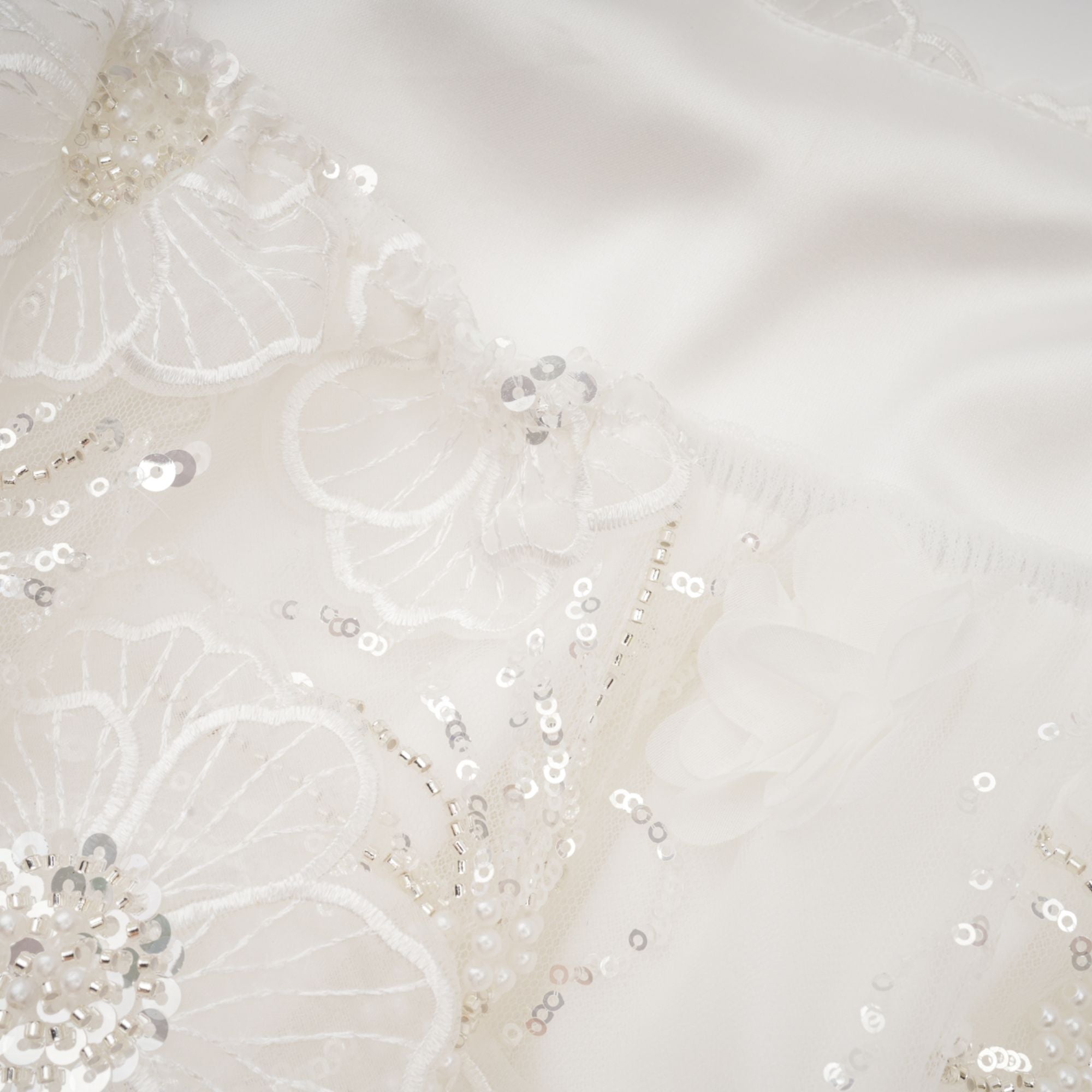 فستان سوزيت القصير المزين بالكريستال