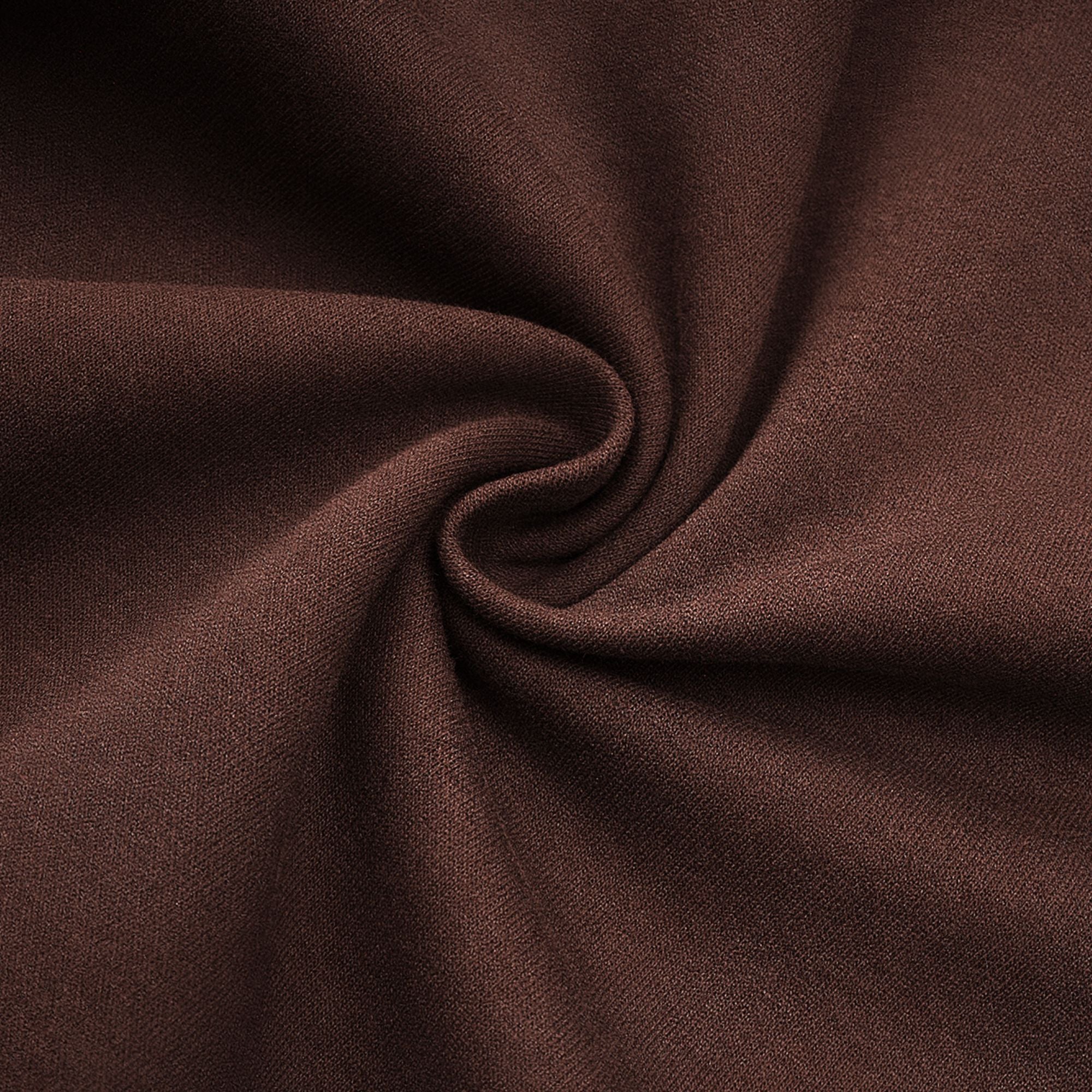 طقم بلوزة وشورت من قماش سويدي بني بحافة مقسمة من تشاني