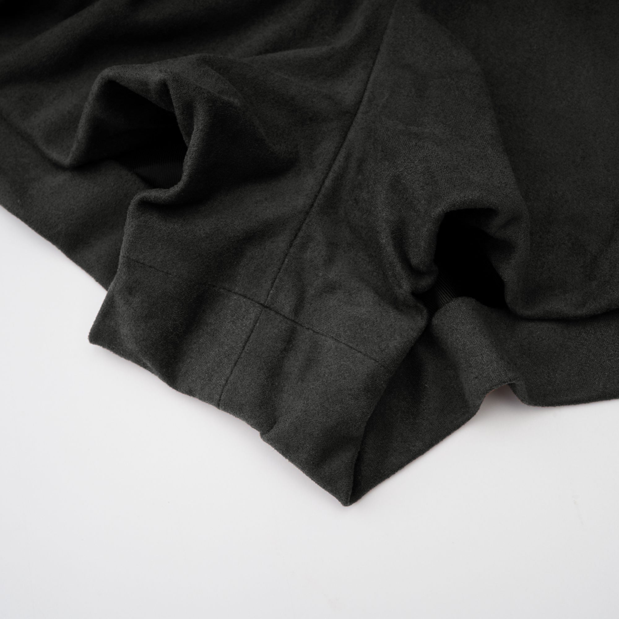 شورتات Chaney ذات الحافة الهوائية الرمادية المصنوعة من الجلد المدبوغ