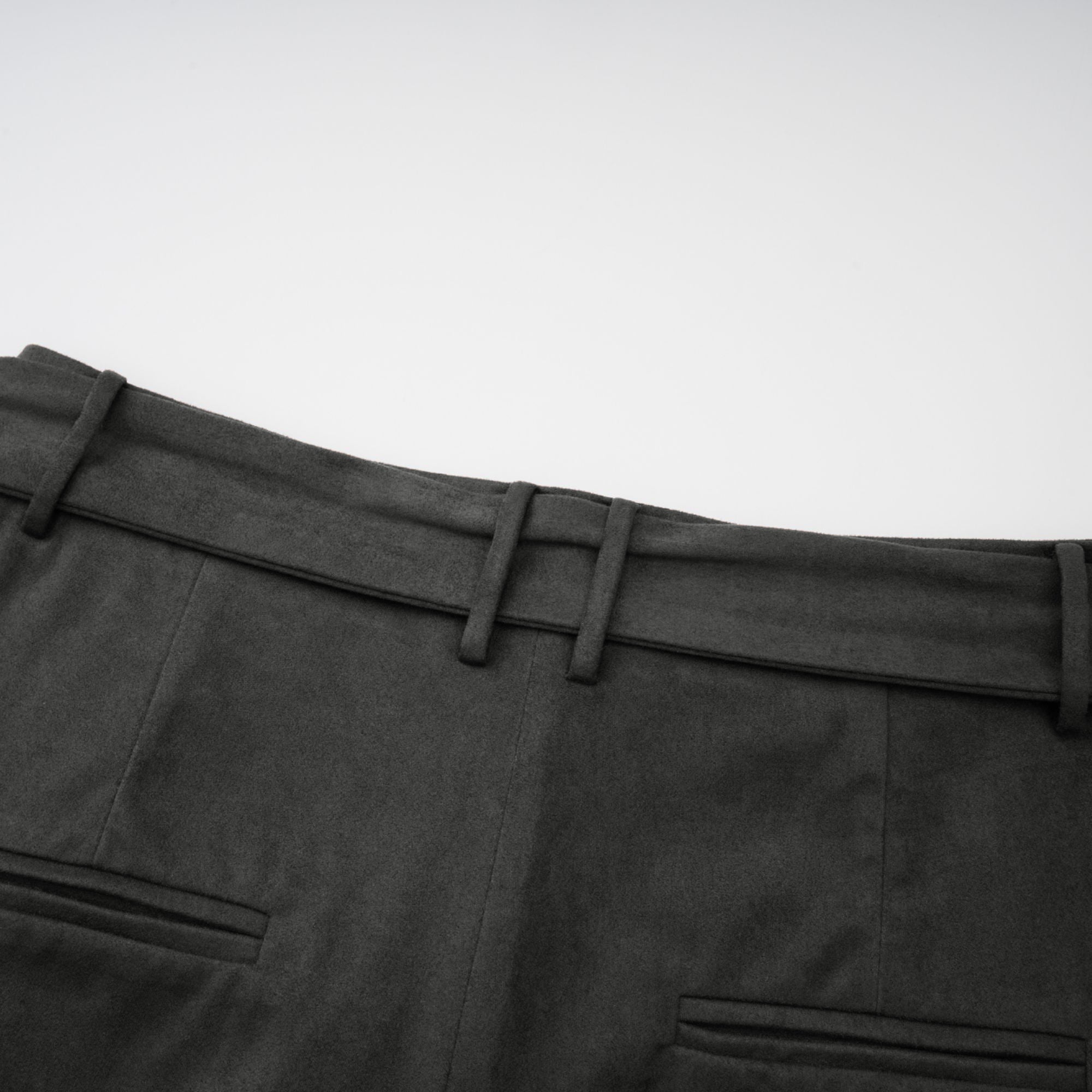 شورتات Chaney ذات الحافة الهوائية الرمادية المصنوعة من الجلد المدبوغ