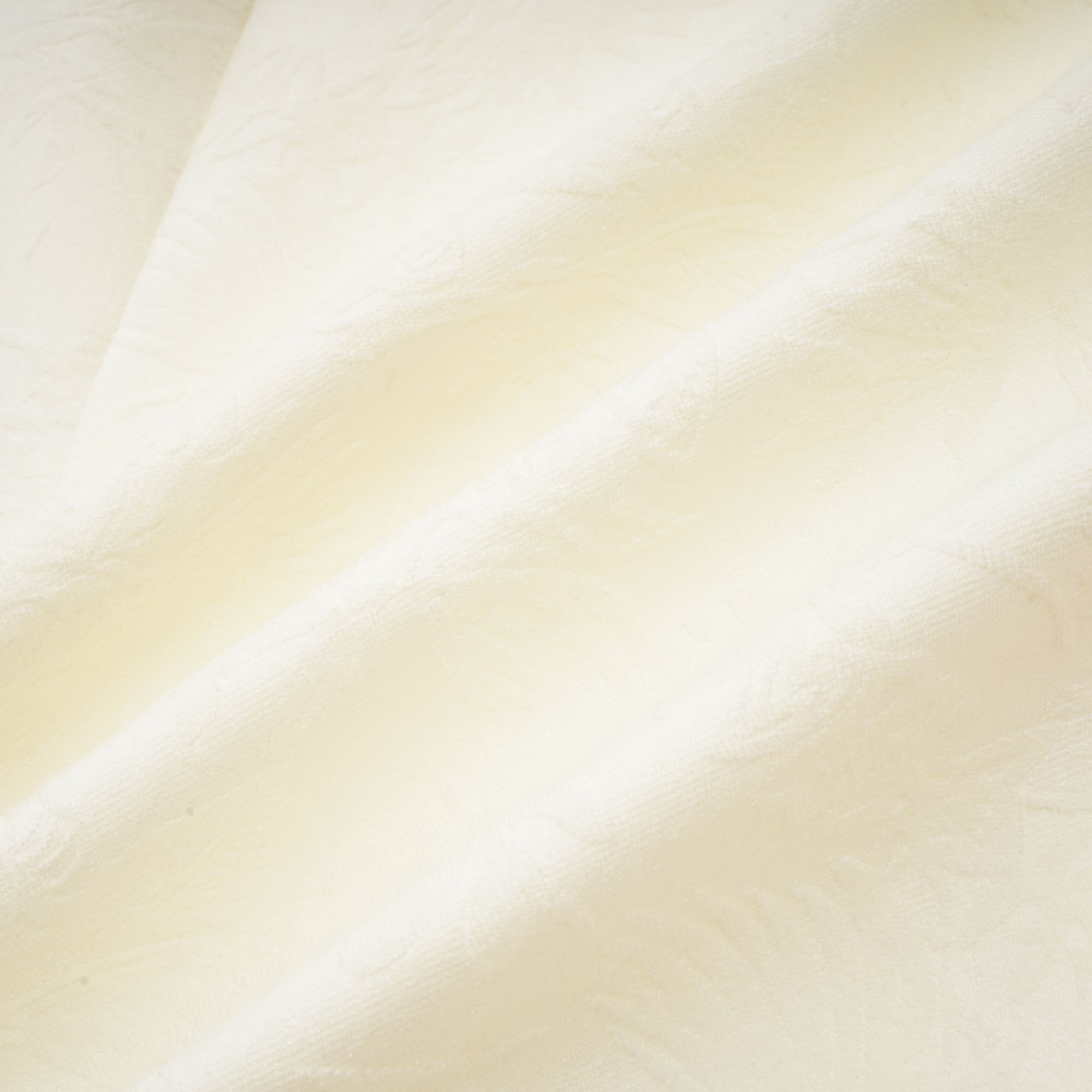 فستان ديان متوسط الطول مفتوح من الأمام ومطرز بالورود