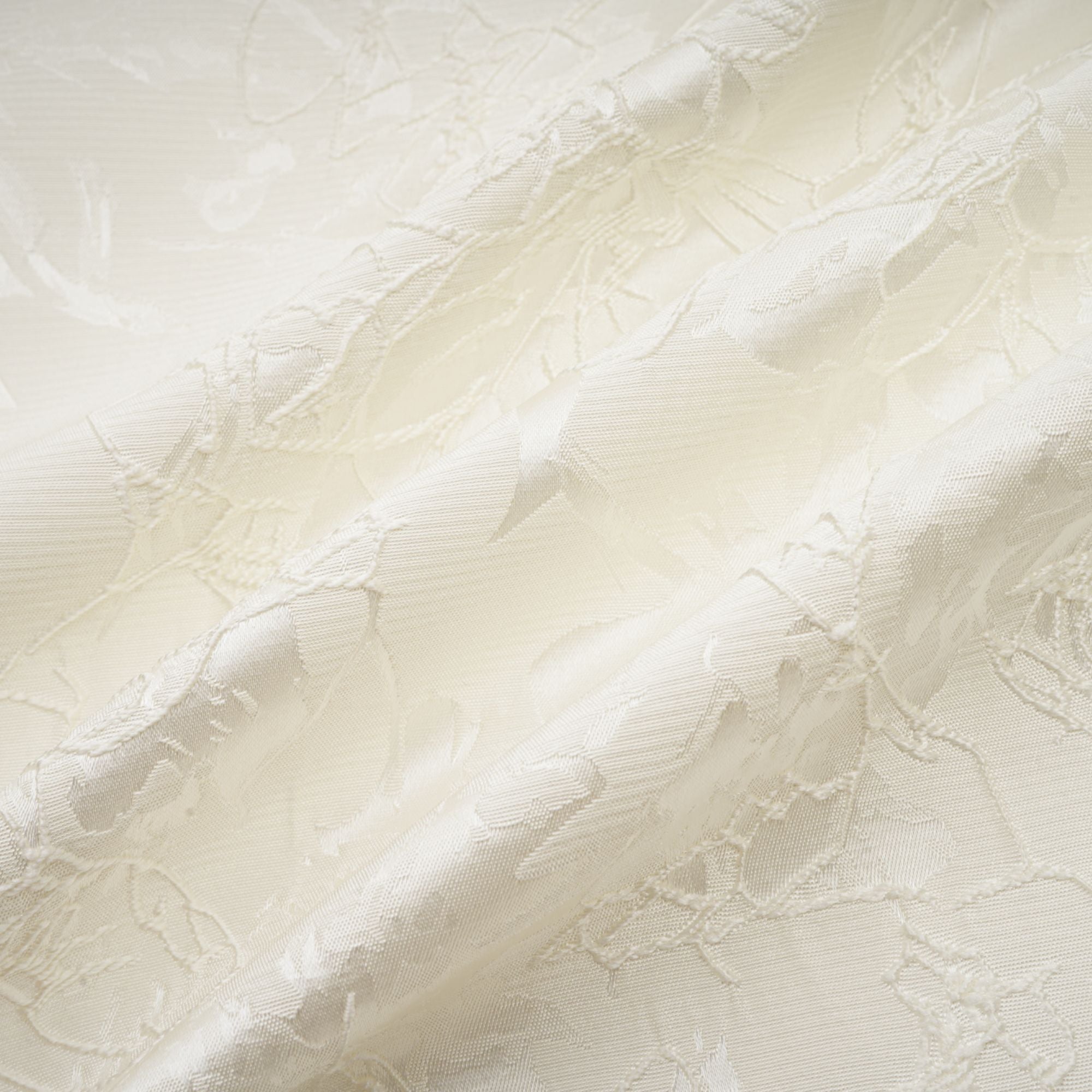 فستان كوليت قصير من الجاكار باللون الأبيض