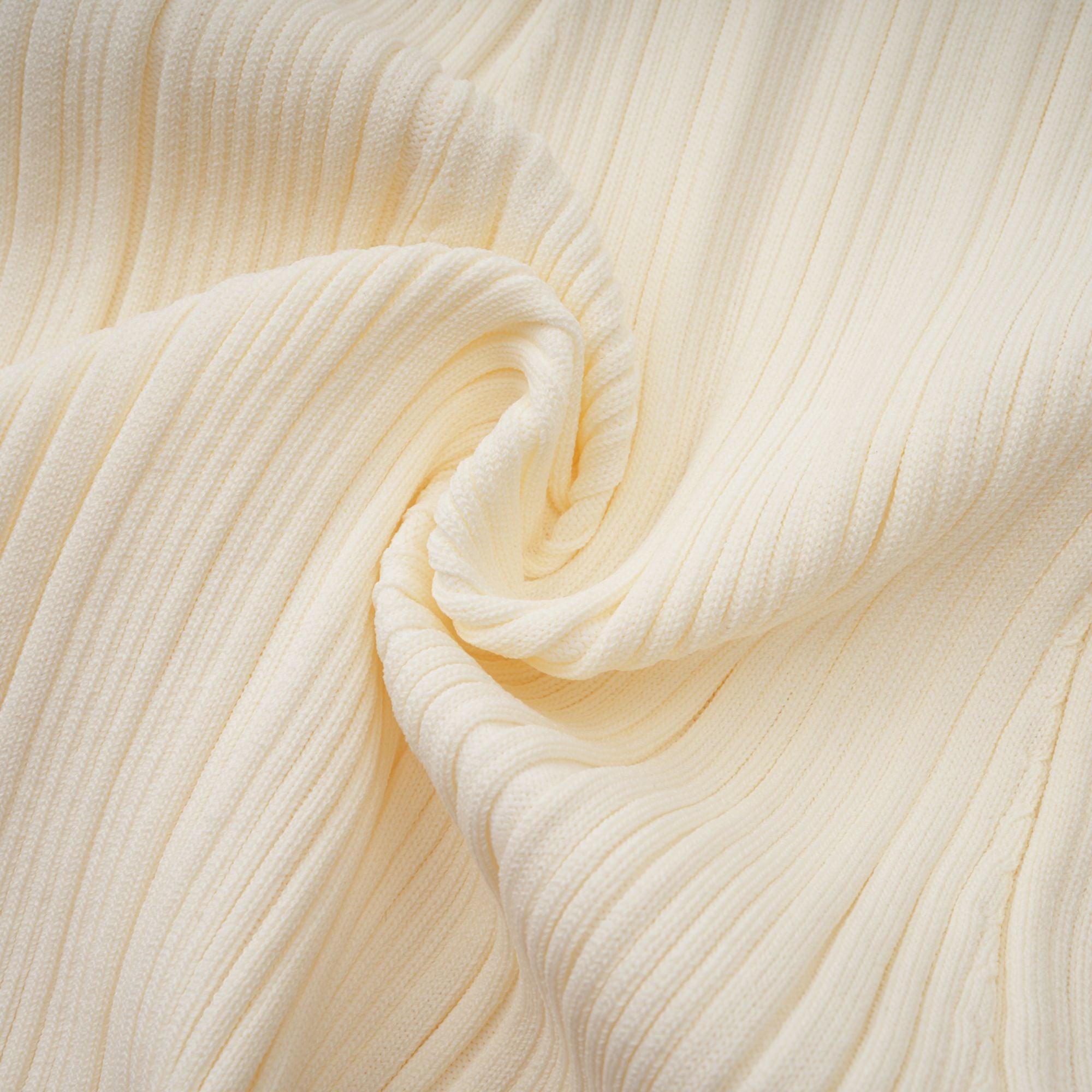 فستان نوريا متوسط الطول مضلع بألوان محايدة