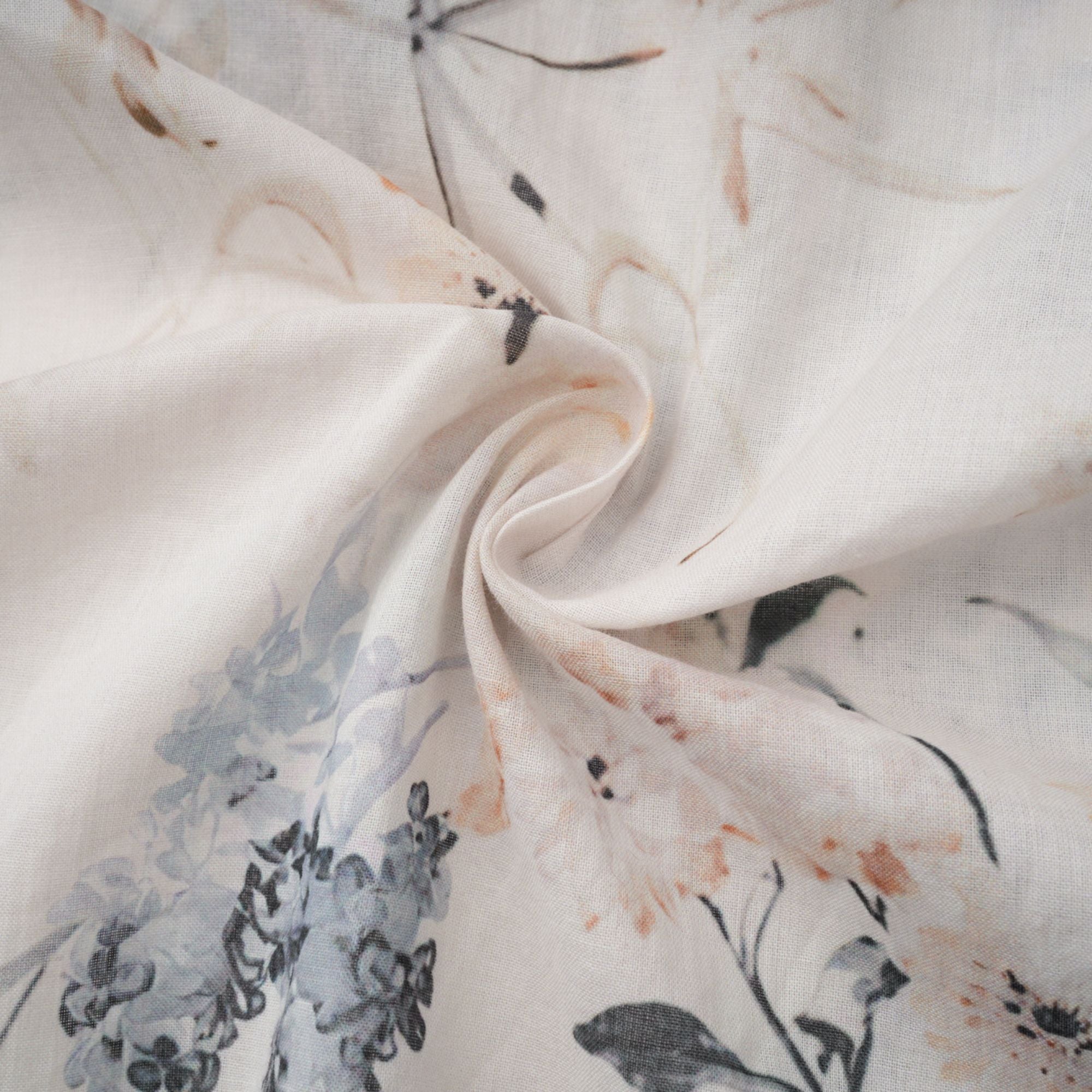 فستان هيلويز الأبيض الصيفي متوسط الطول بطبعة زهور