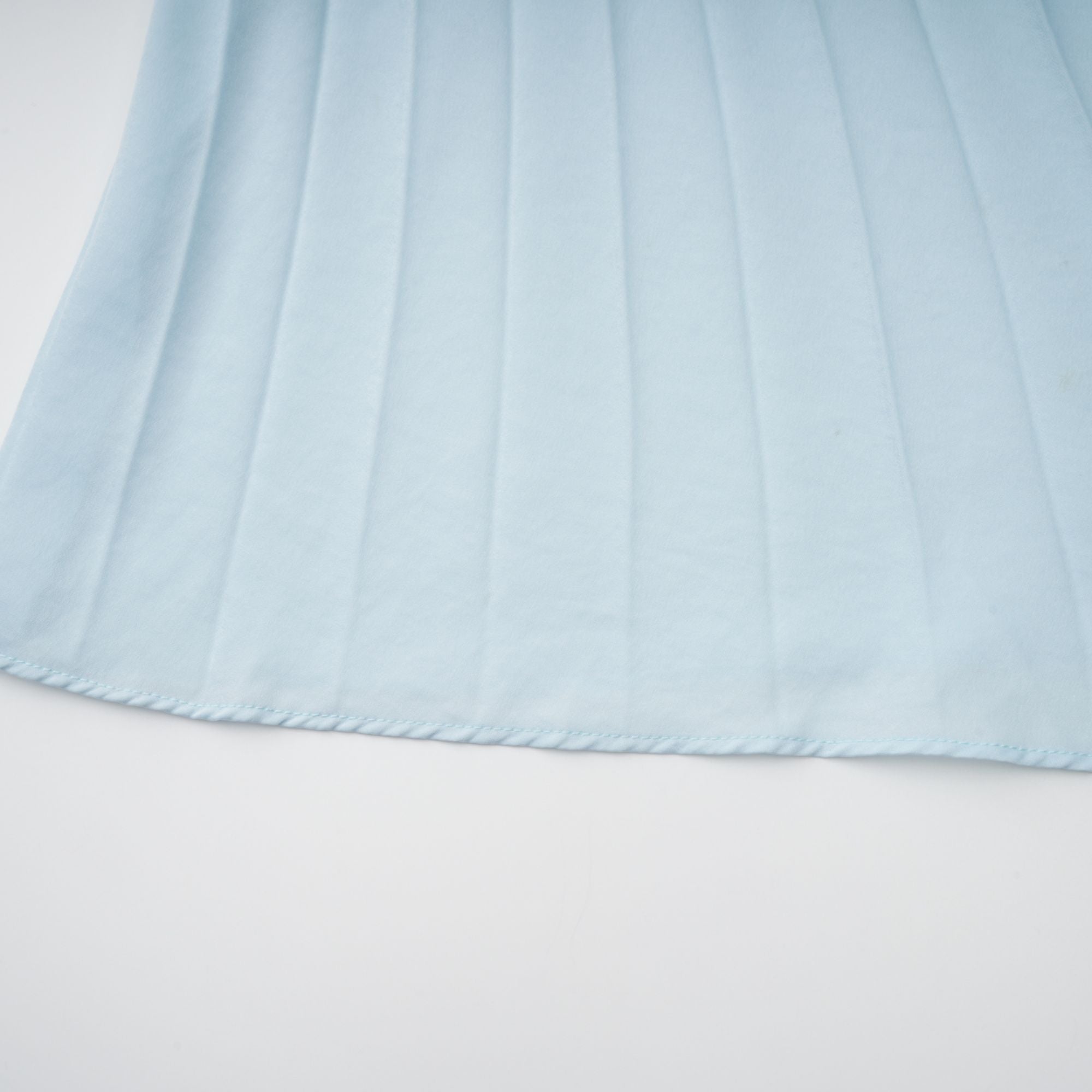 فستان ماكسي أندريا بلو مطوي مع تفاصيل مقصوصة