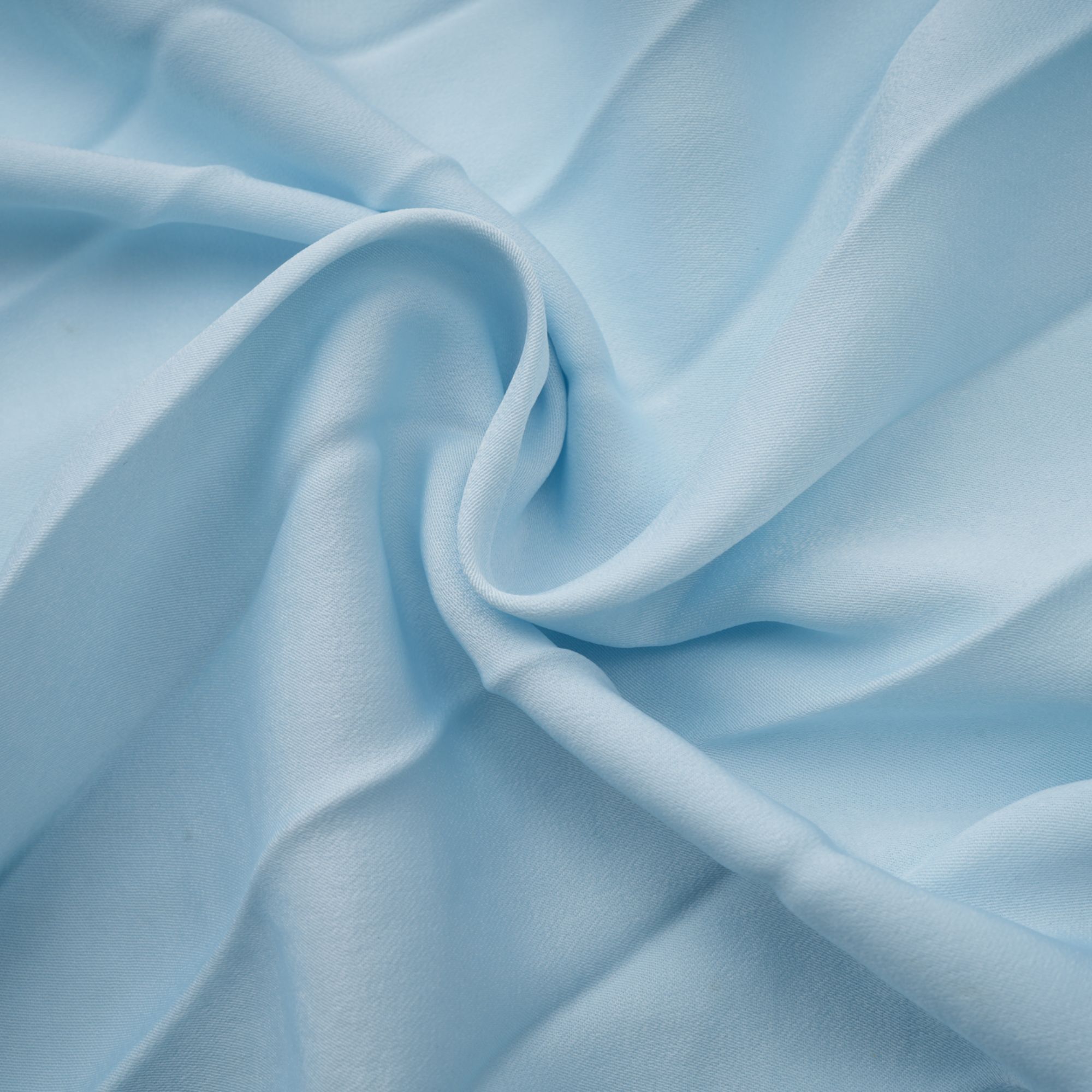 فستان ماكسي أندريا بلو مطوي مع تفاصيل مقصوصة