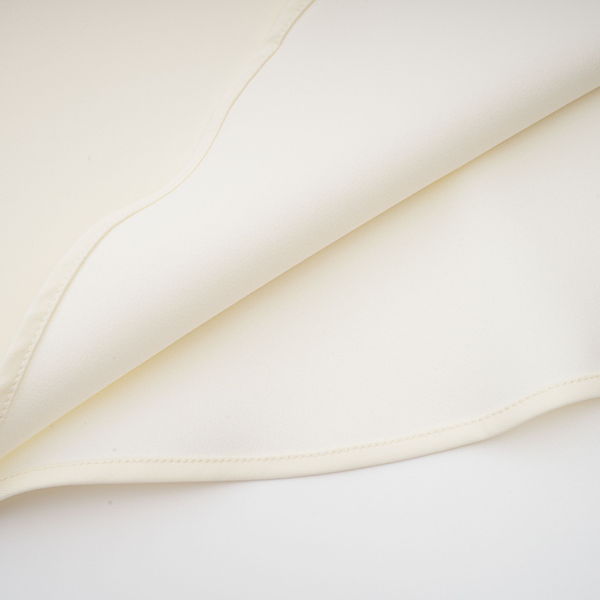 Coralie Neutrals 3D-Blütenblatt-Oberteil und Rock passendes Set