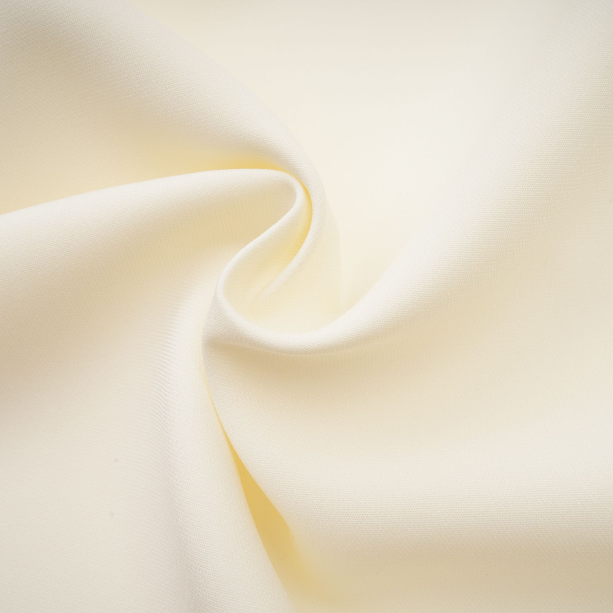 طقم كورالي من توب وتنورة متناسقين ببتلات ثلاثية الأبعاد