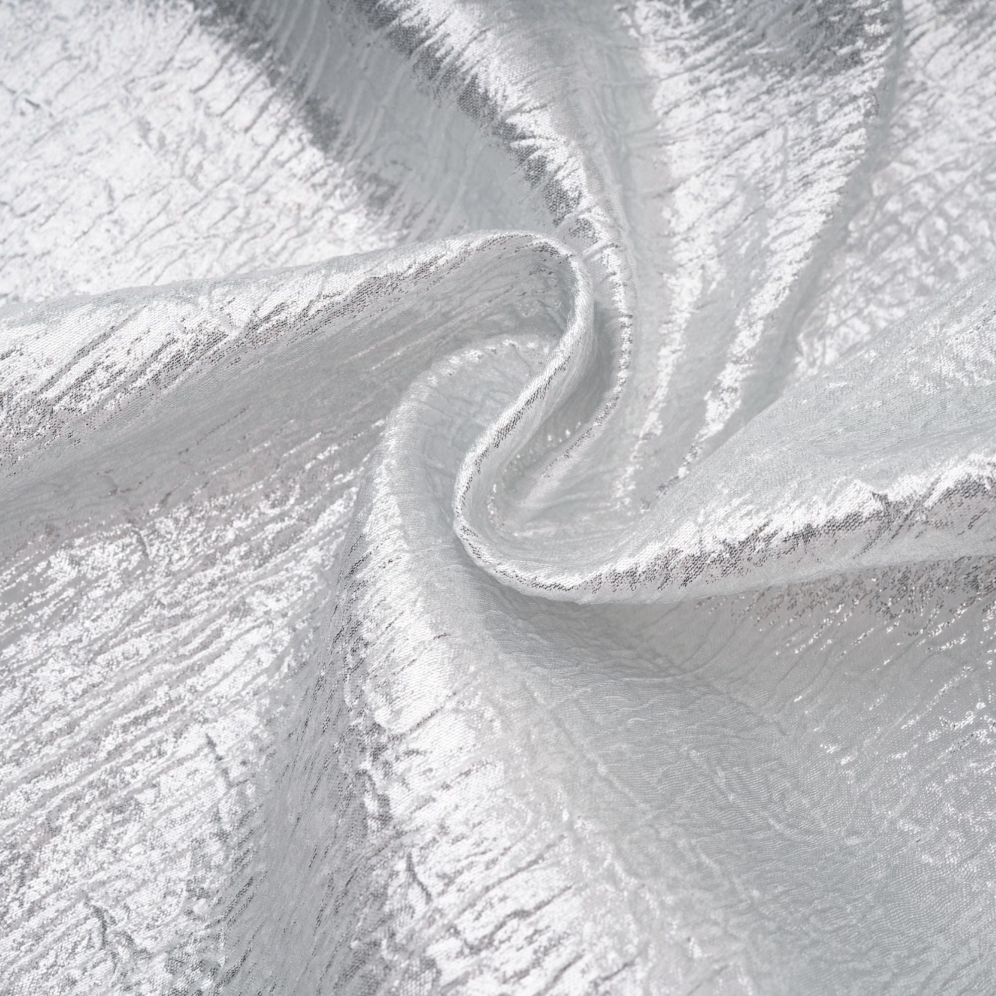 Adina Silber Glänzendes asymmetrisches Rüschenkleid