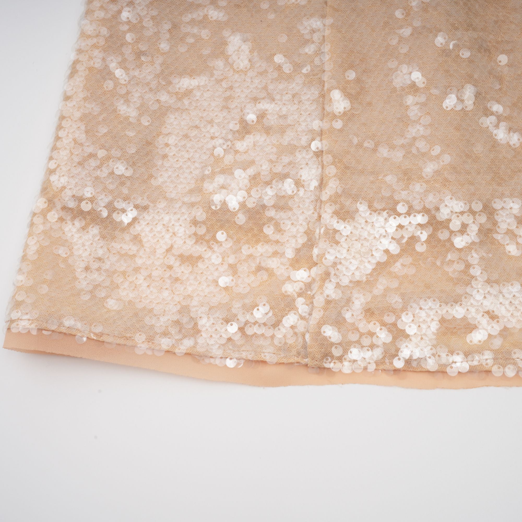 فستان أورنيلا متوسط الطول مزين باللؤلؤ الصناعي