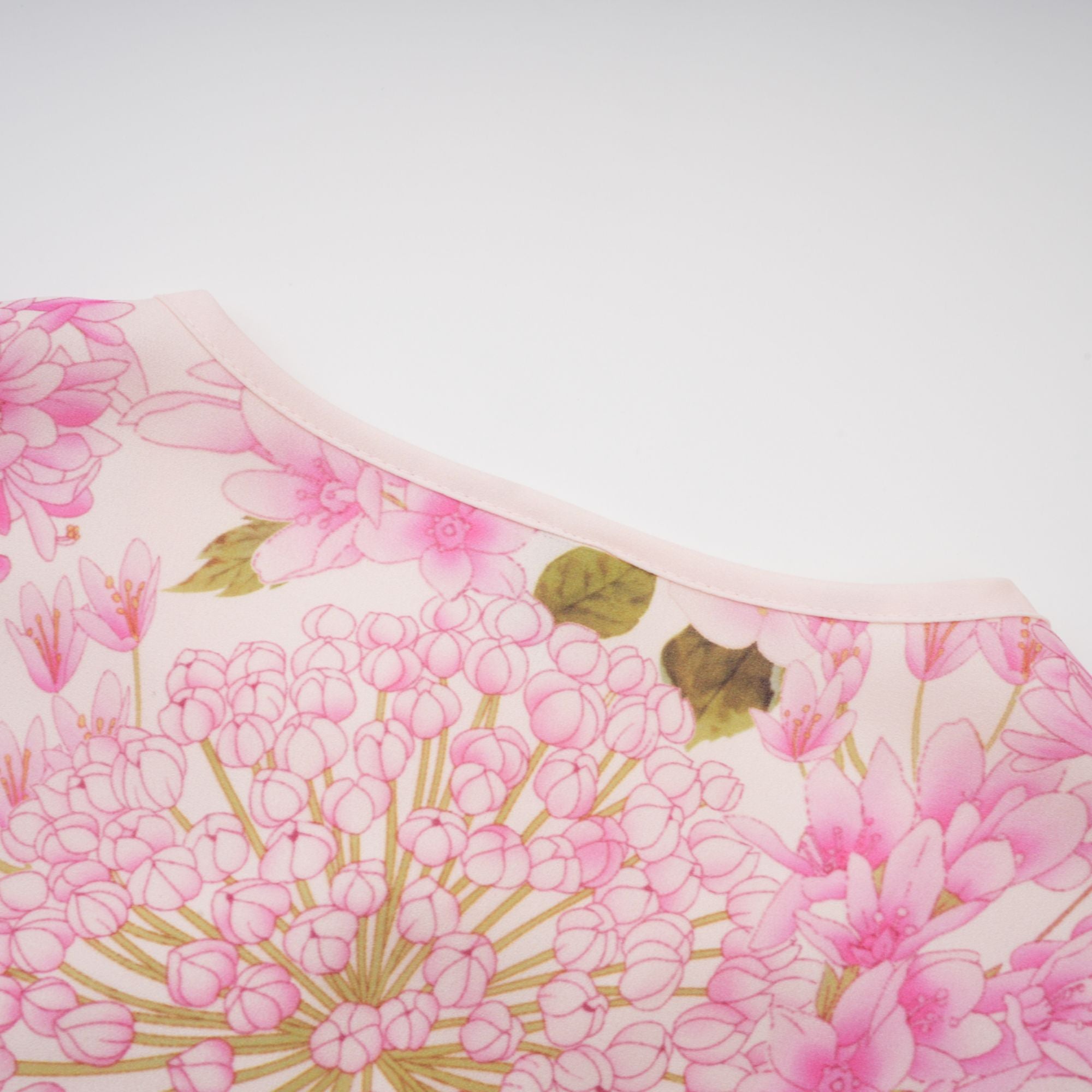 Yvette rosa Midikleid mit Blumendruck