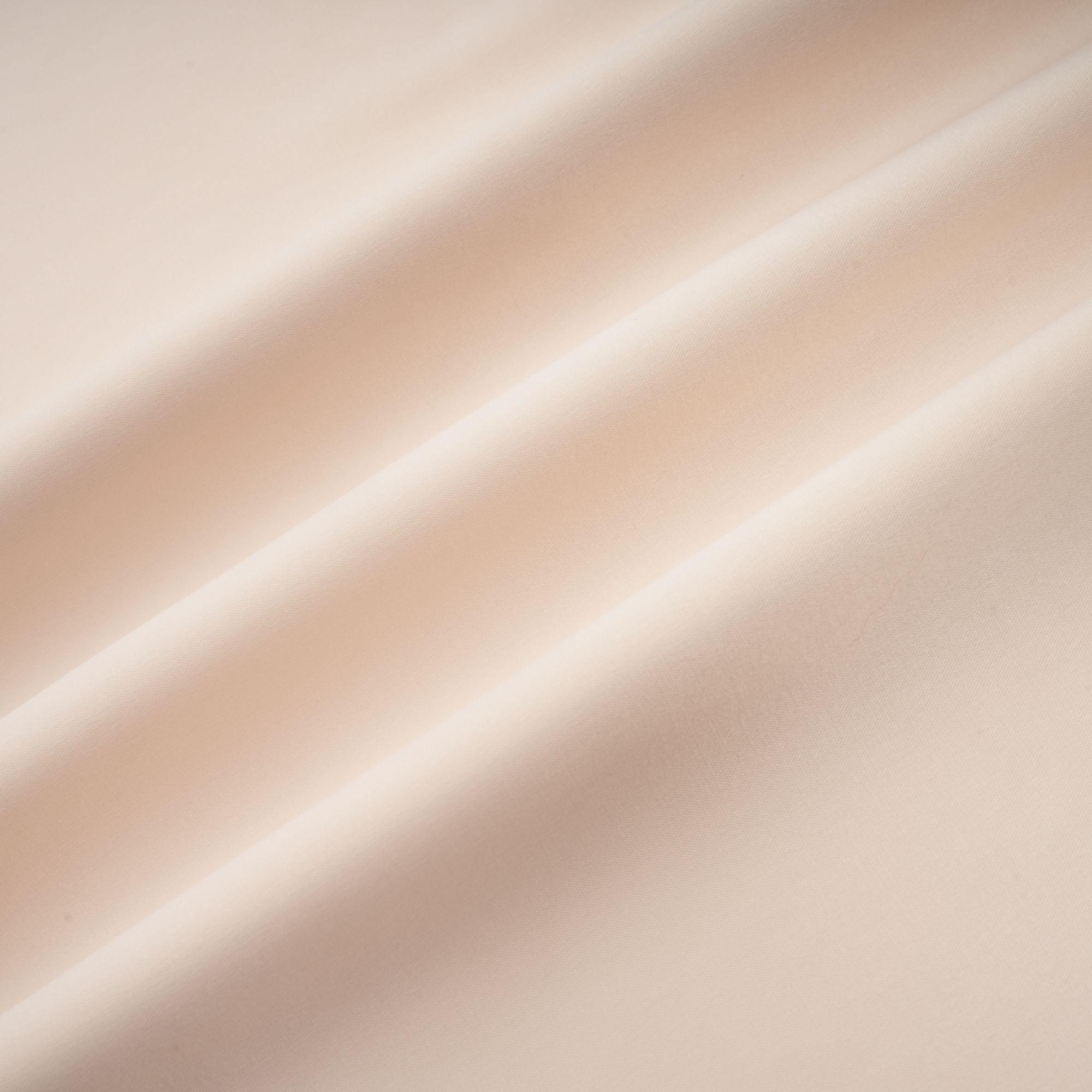 Raphaëlle – Maxikleid aus Satin mit Spitzenbesatz in neutralen Farbtönen