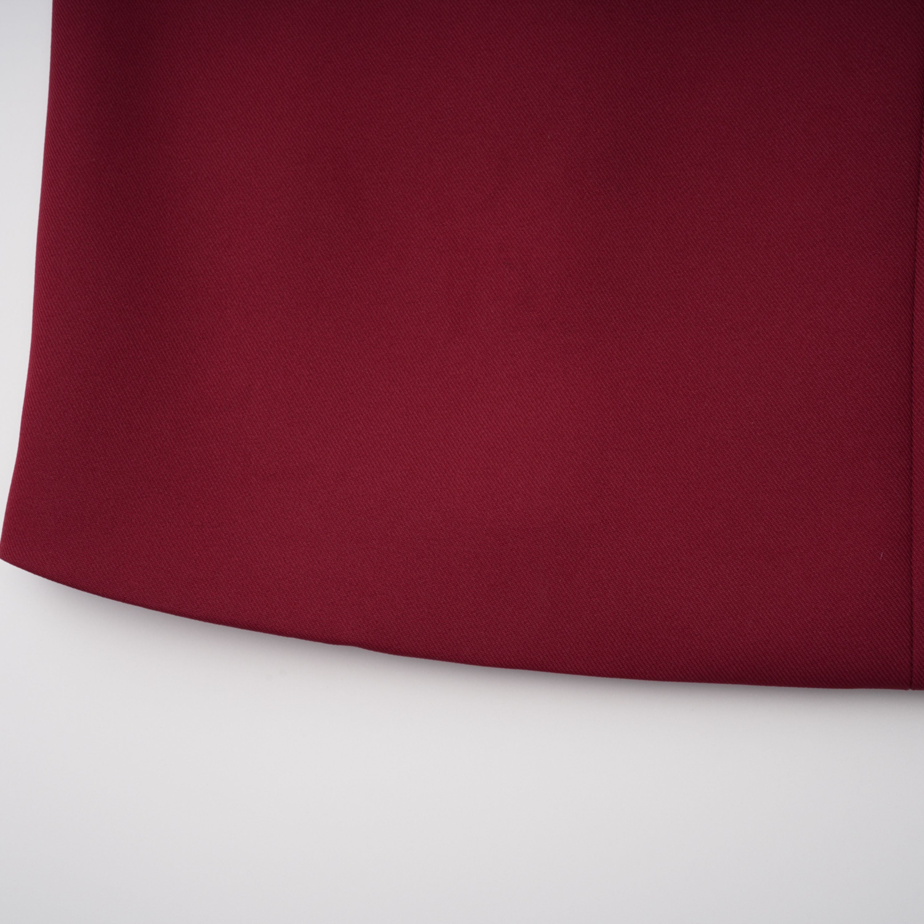 Valeria Burgunderrotes Minikleid mit Stehkragen und langen Ärmeln