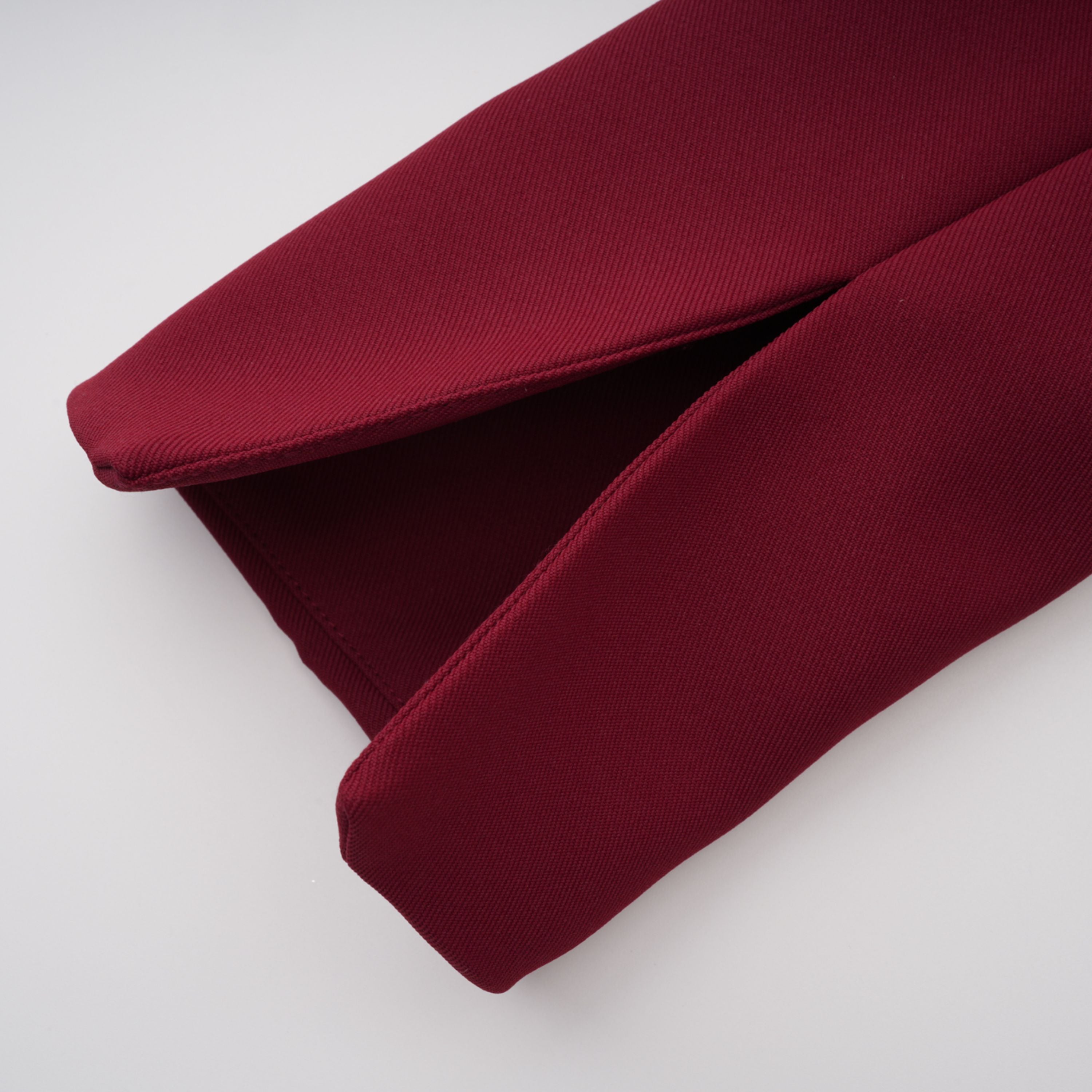 Valeria Burgunderrotes Minikleid mit Stehkragen und langen Ärmeln