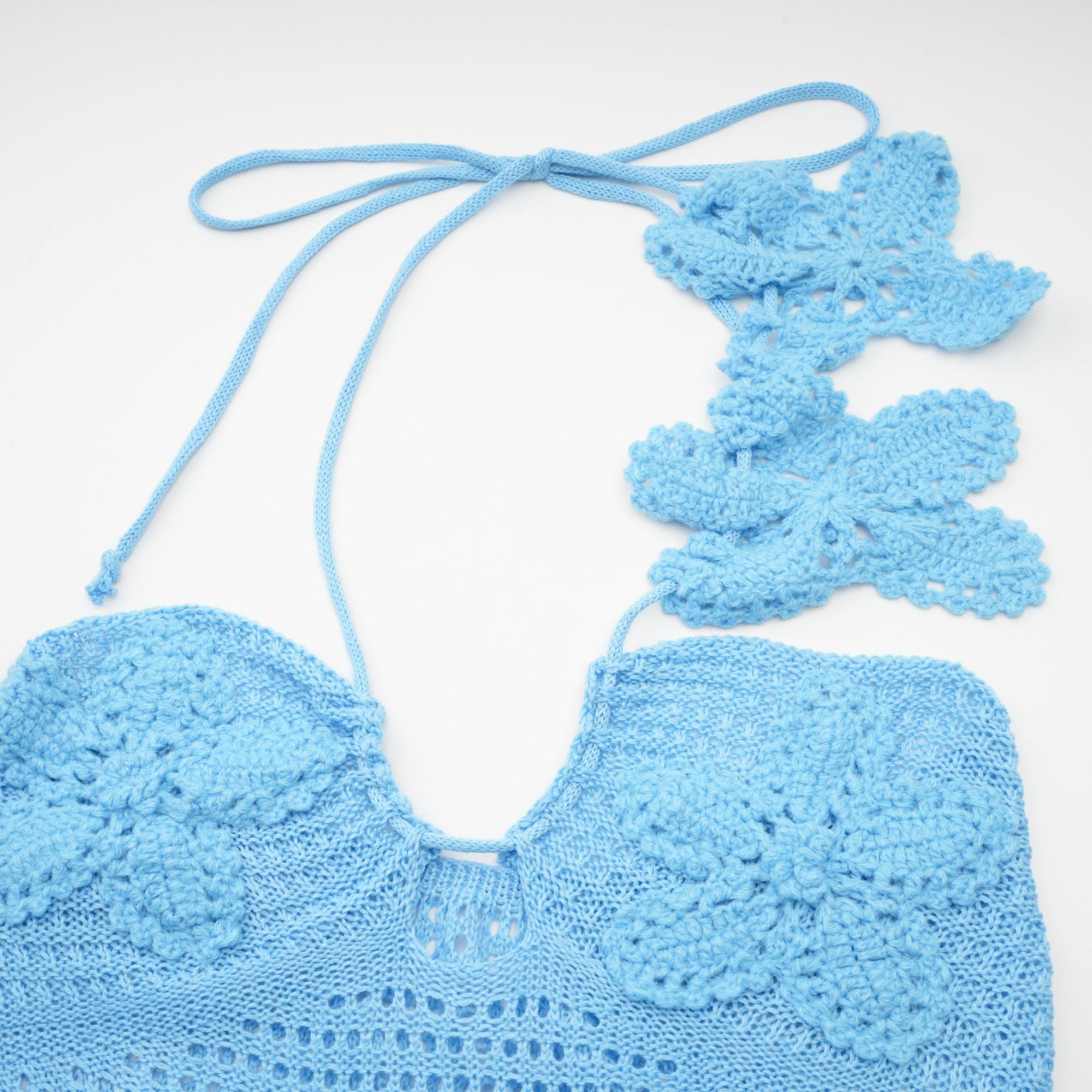 فستان ماكسي من تصميم ديان مزين بزهور صناعية