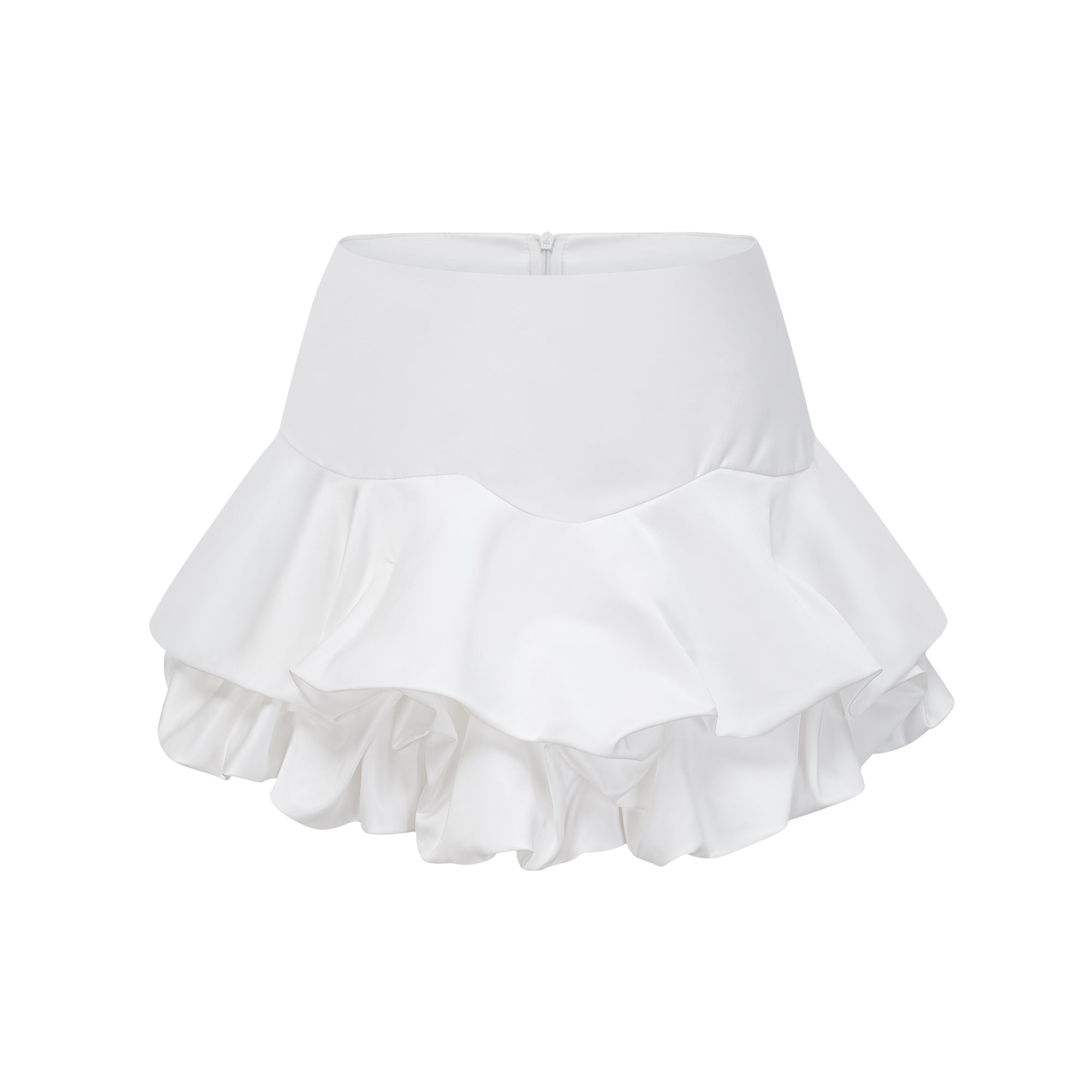 طقم هونورين المكون من بلوزة وتنورة مزينة بثنيات زهرية باللون الأبيض