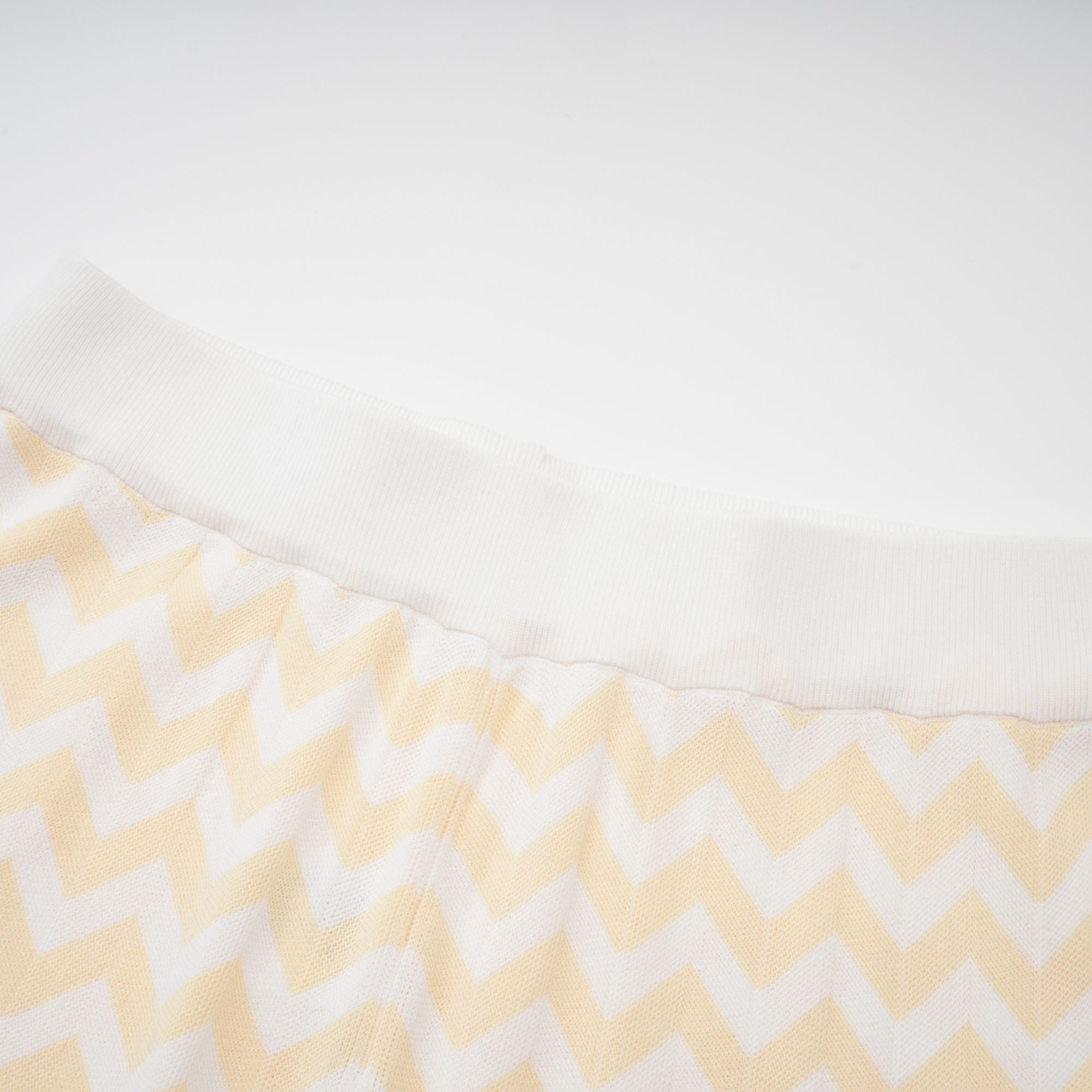 طقم إيزابيل الأصفر المتعرج المتناسق