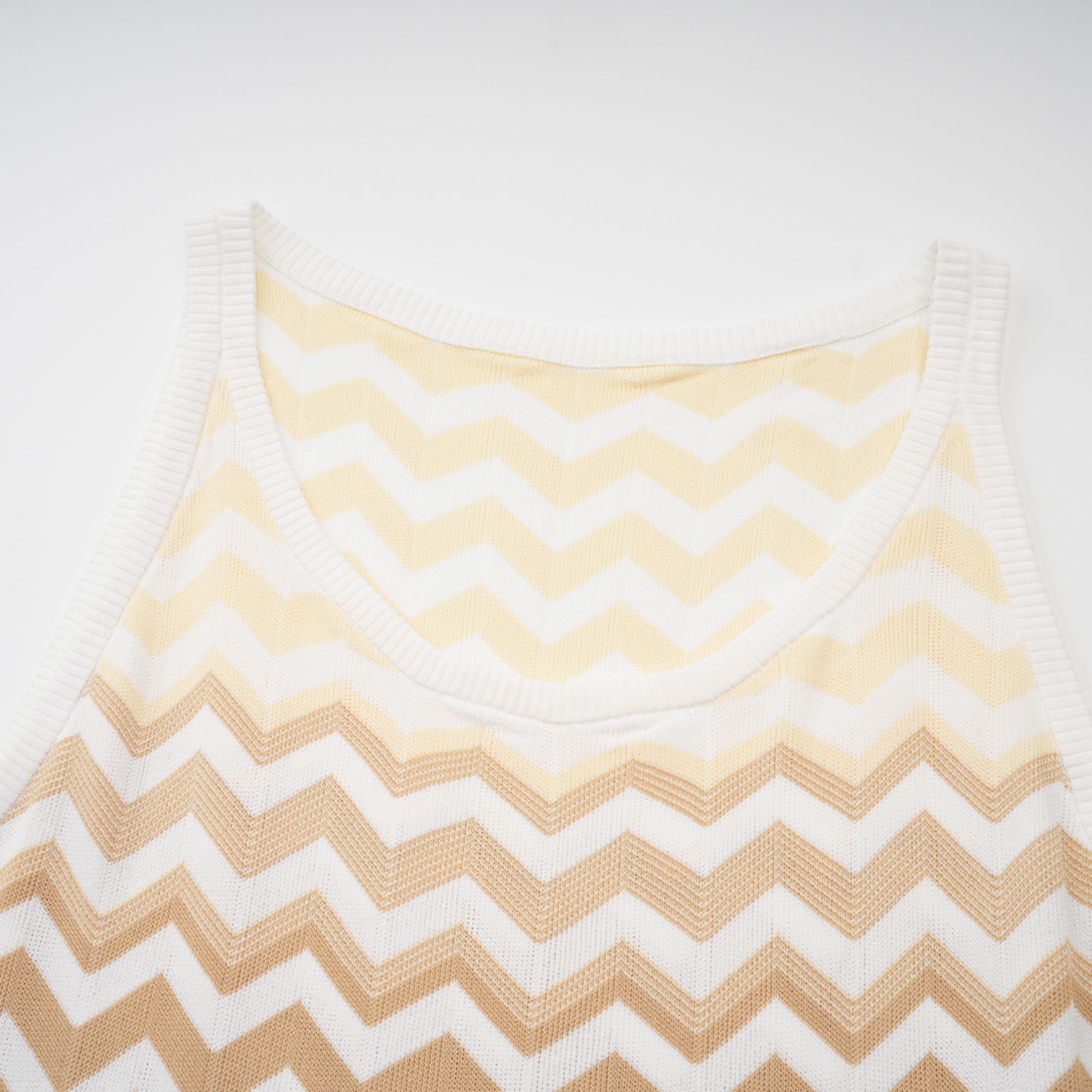 طقم إيزابيل الأصفر المتعرج المتناسق