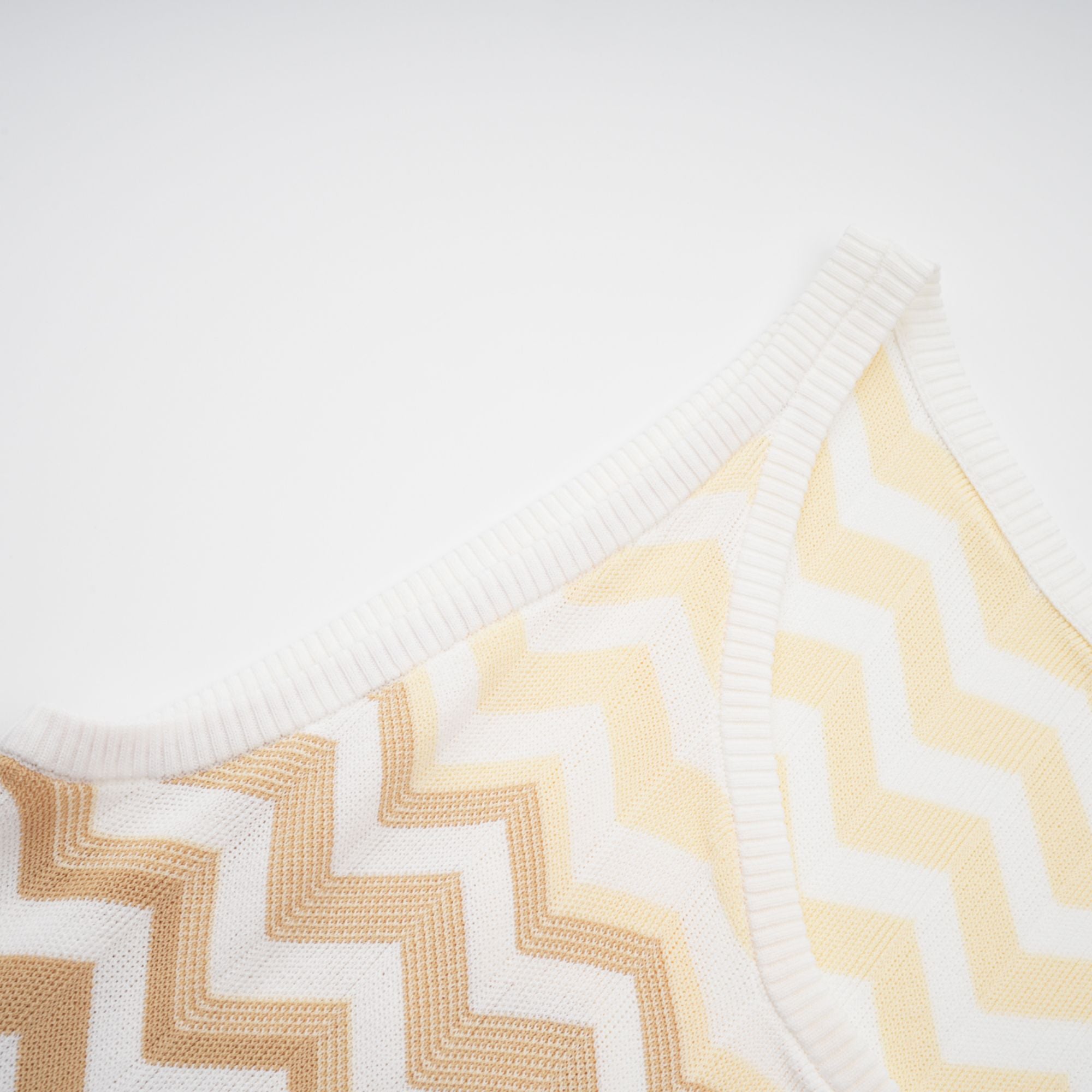 طقم إيزابيل الأصفر المتعرج المتناسق