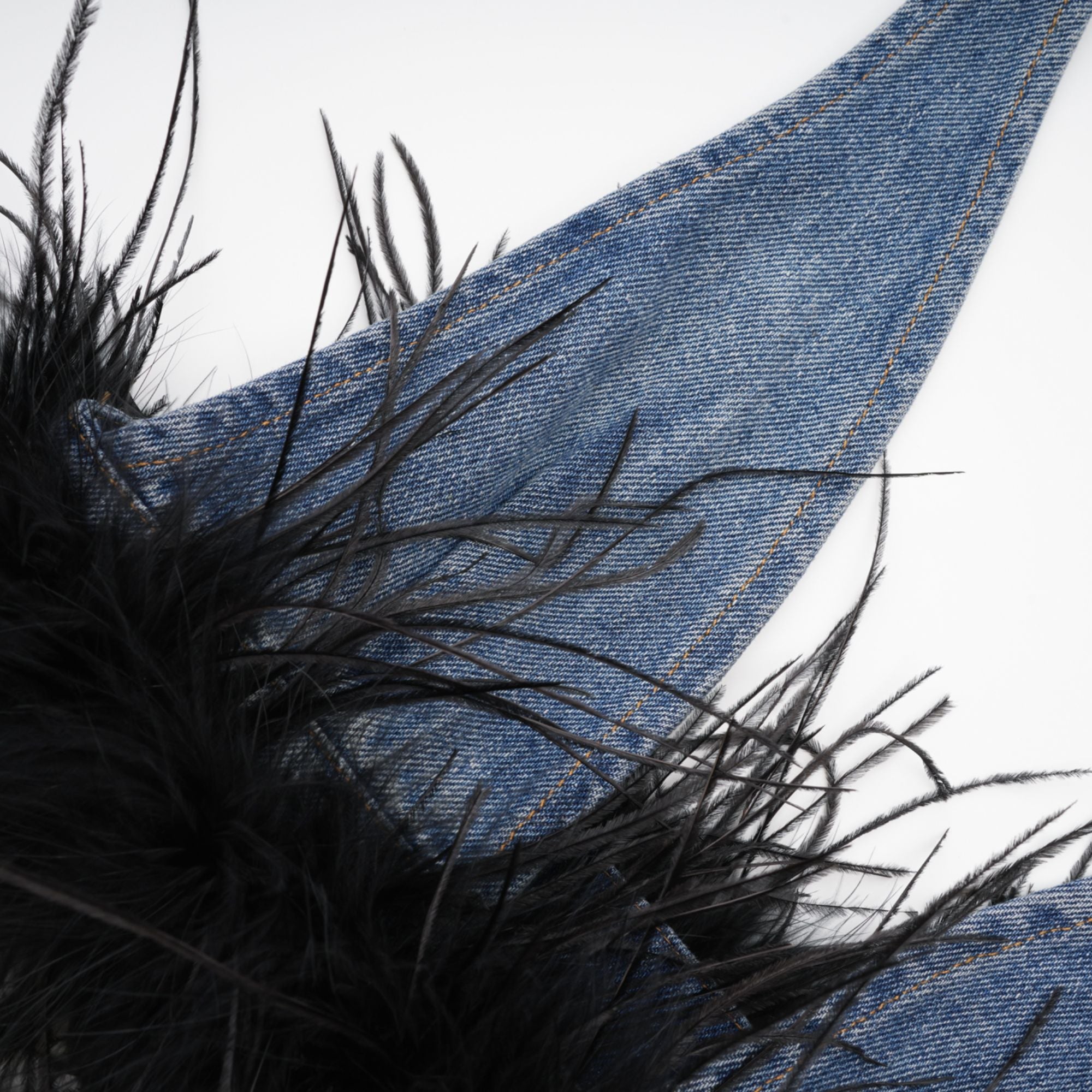 طقم تنورة وقميص من قماش الدنيم من ريش ميليا