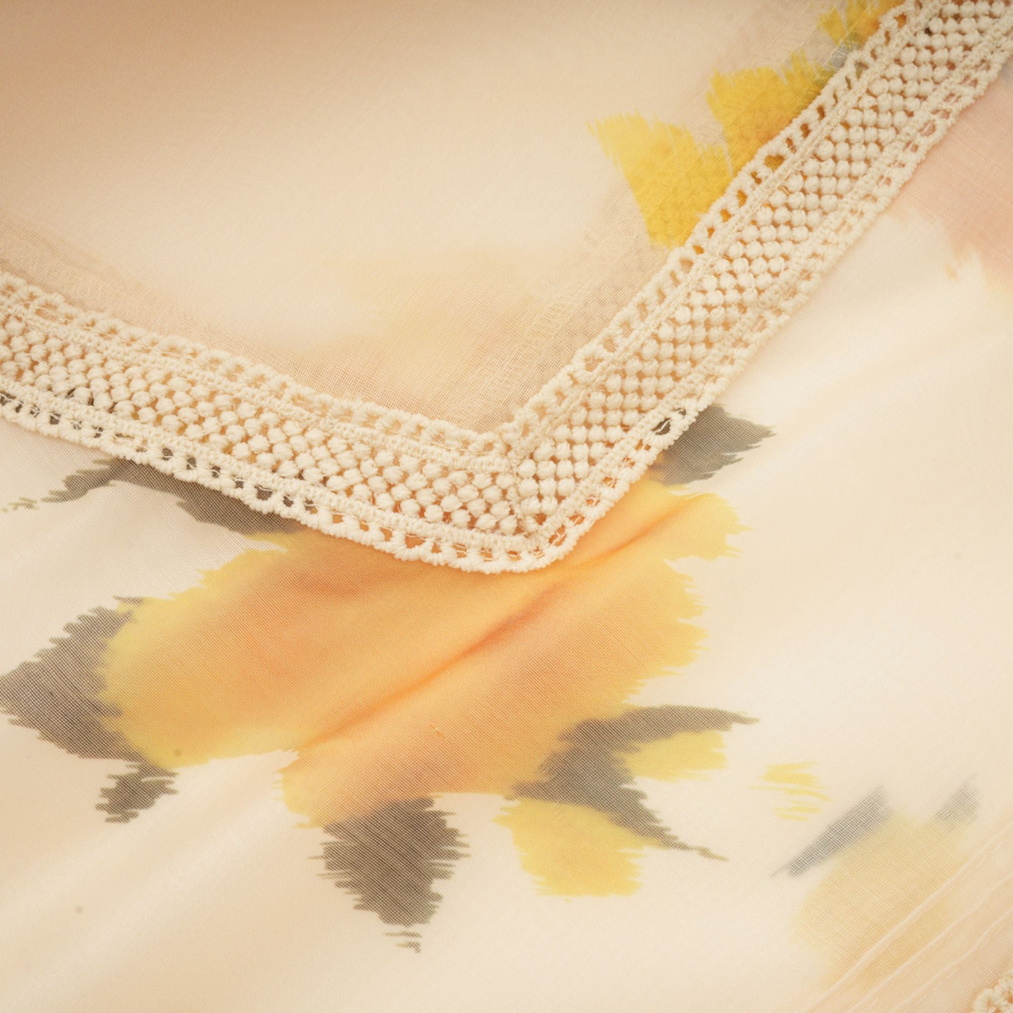 Éva – Set aus gelber Bluse und Rock mit Blumenmuster (Endverkauf – nur in den USA)