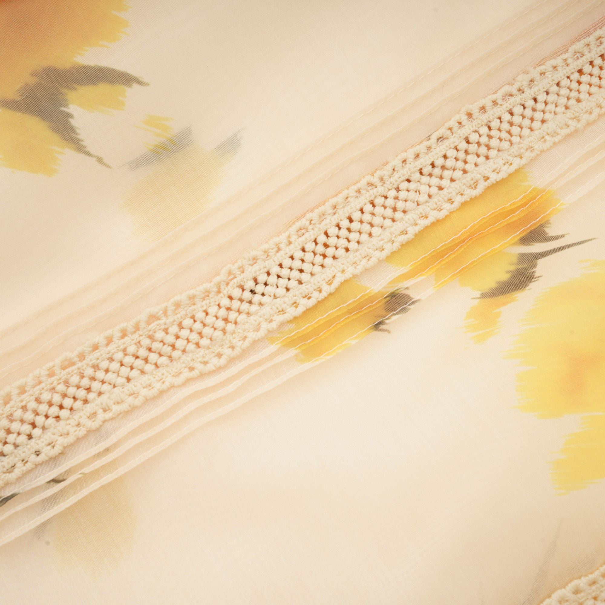 Éva – Set aus gelber Bluse und Rock mit Blumenmuster (Endverkauf – nur in den USA)