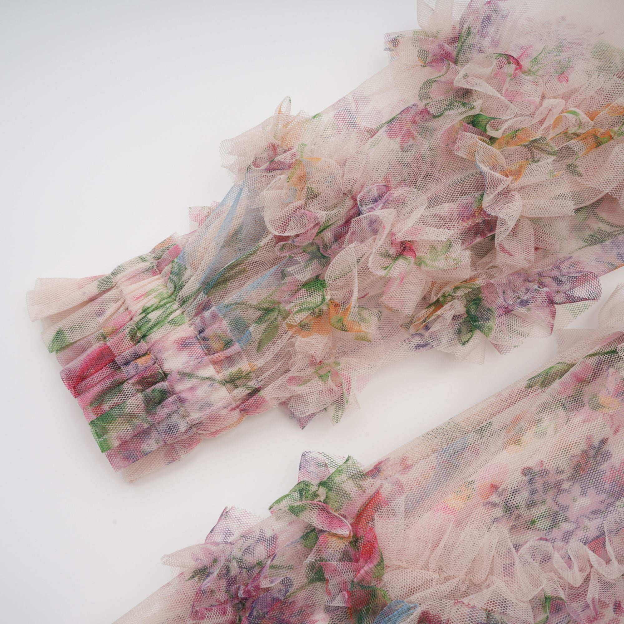 فستان كانديس متوسط الطول من التول مع كشكشة زهرية