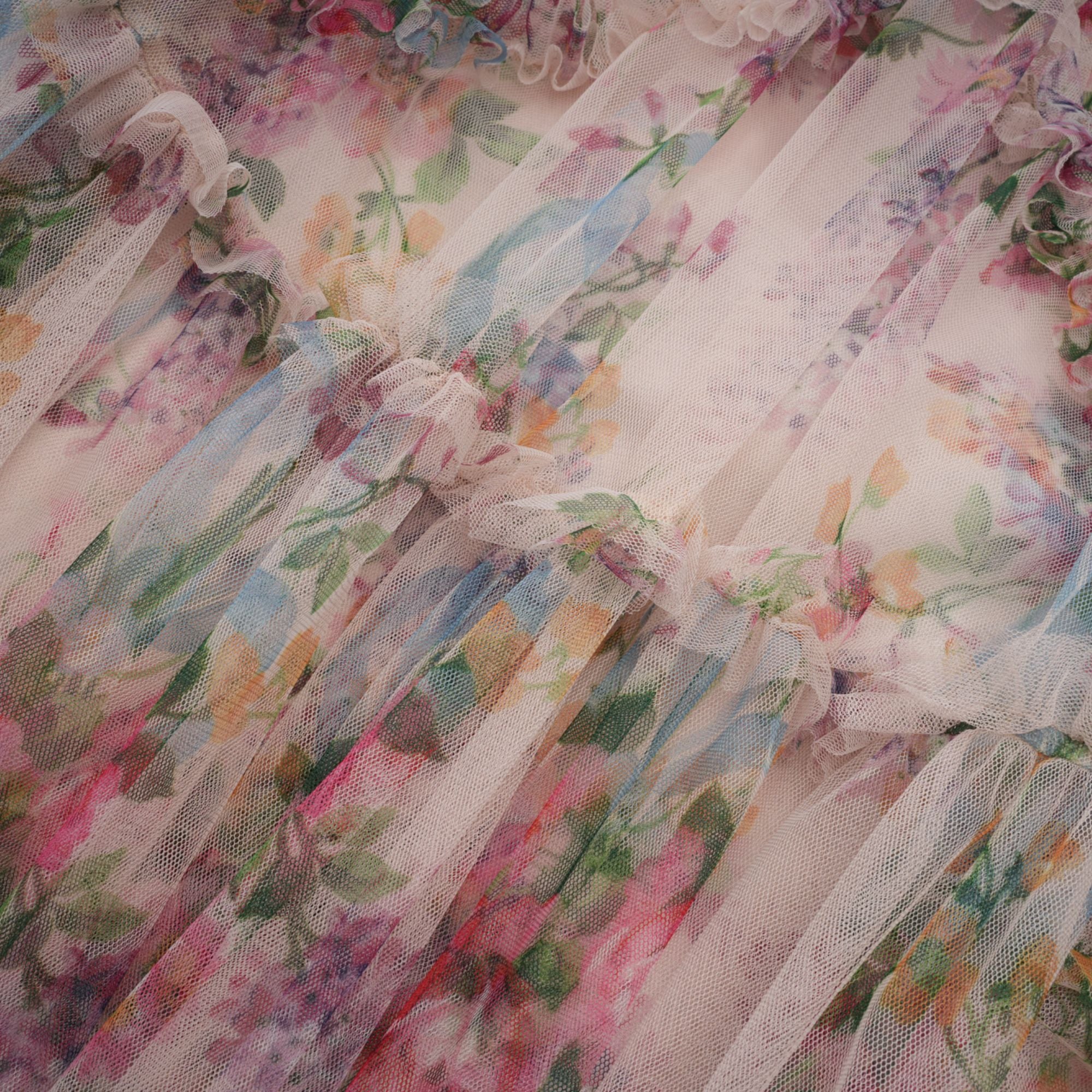 فستان كانديس متوسط الطول من التول مع كشكشة زهرية