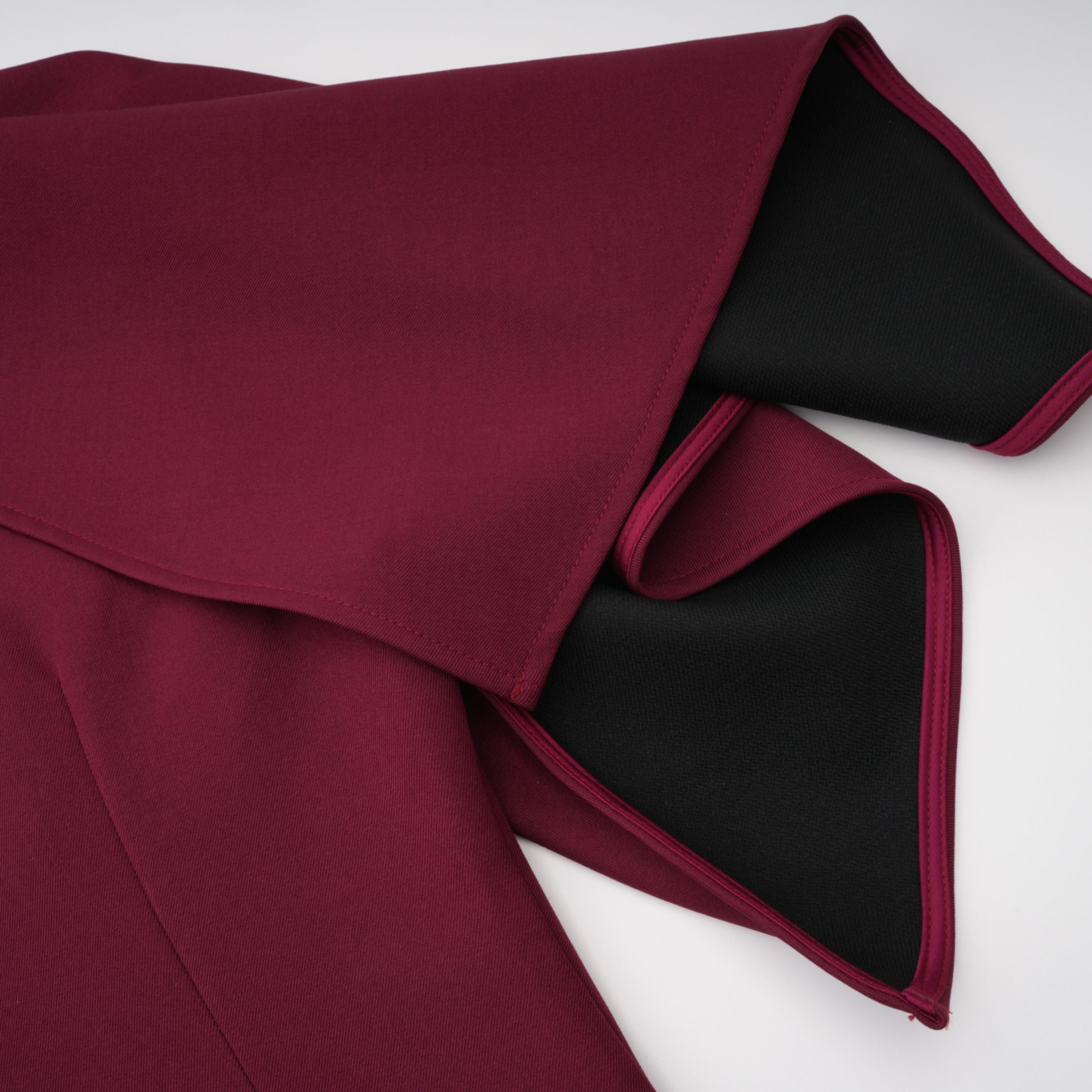 فستان ماكسي غير متماثل من Wren Burgundy