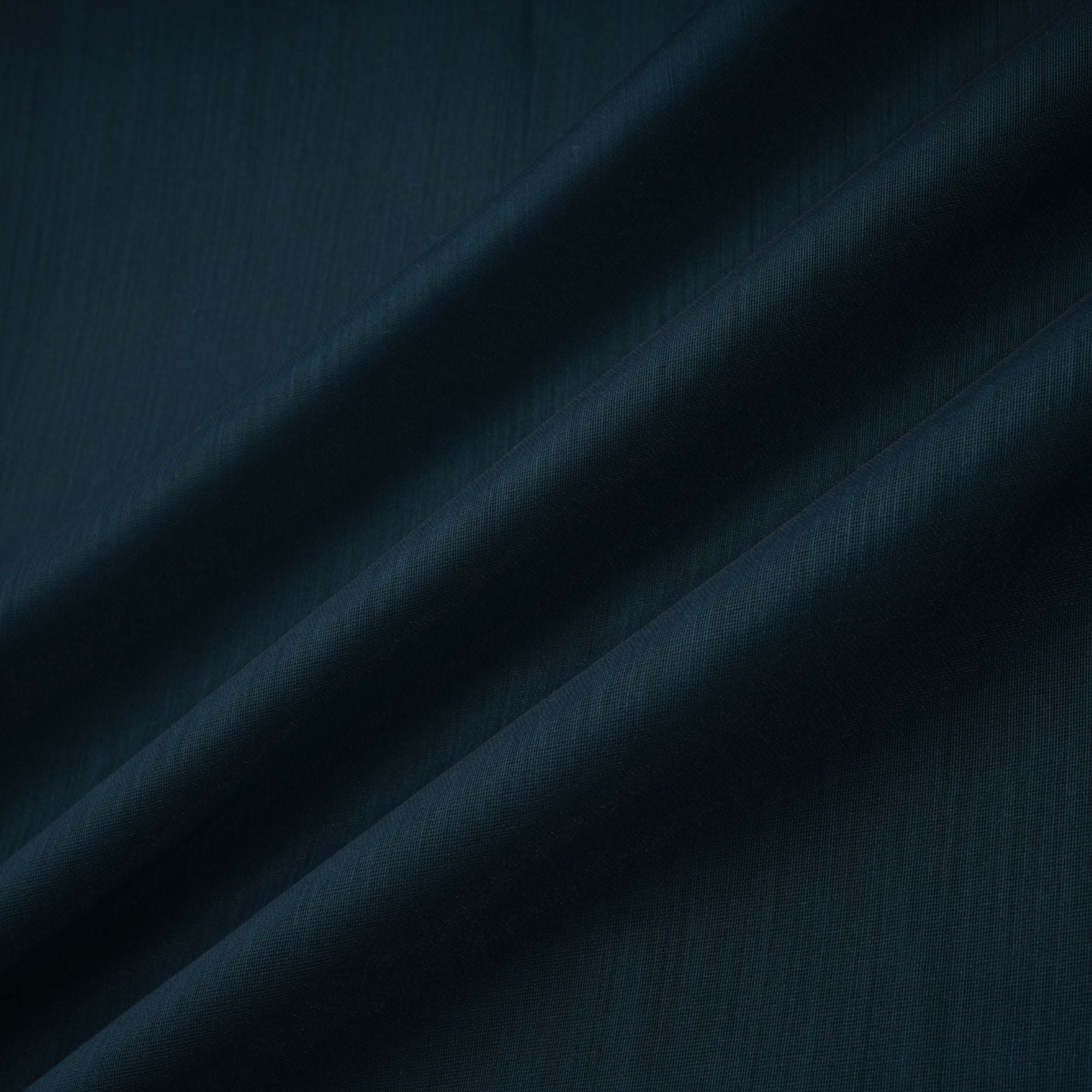 طقم قميص وتنورة متناسقين من زوي برباط عنق أخضر داكن