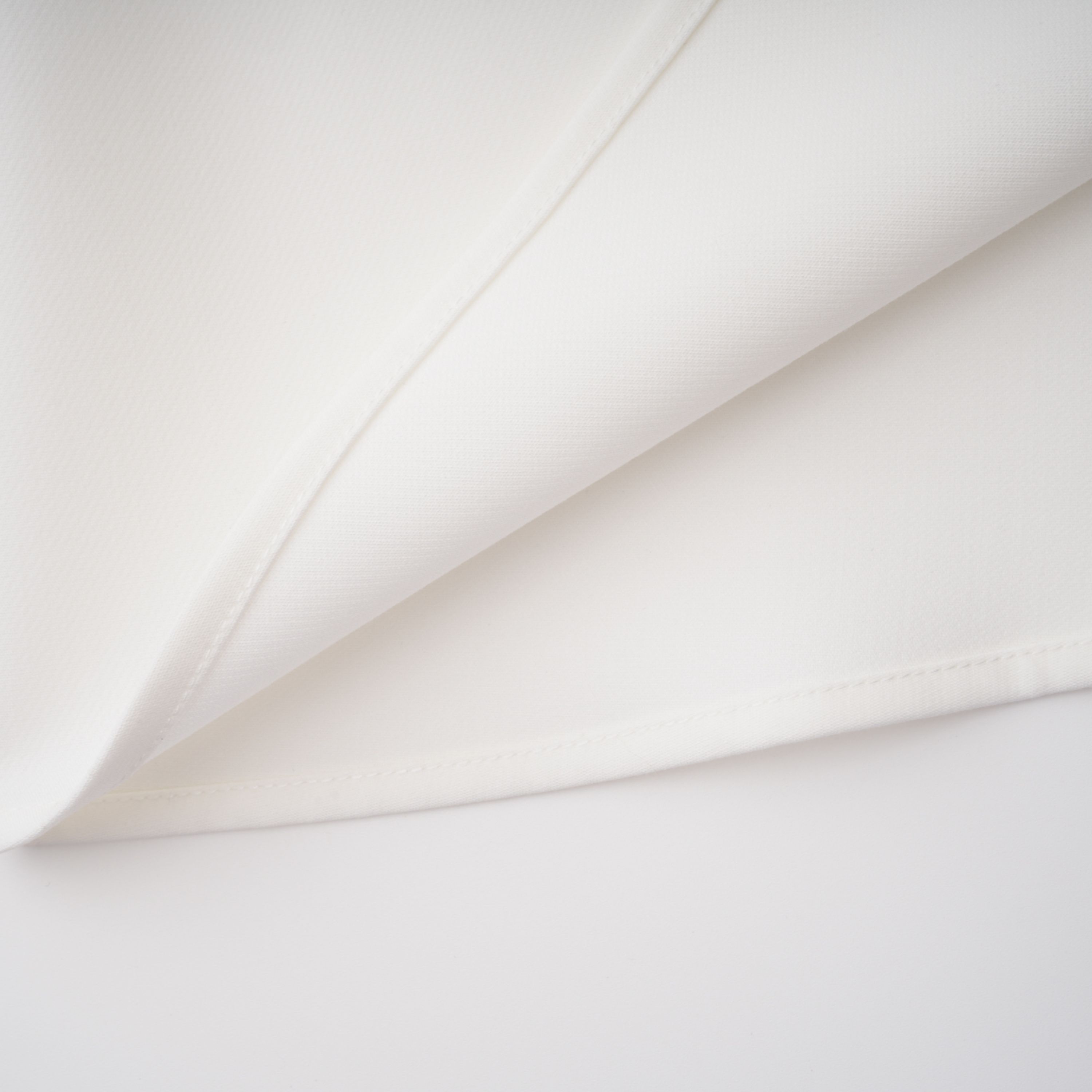 Kåre Weißes asymmetrisches Midikleid mit Raffungen