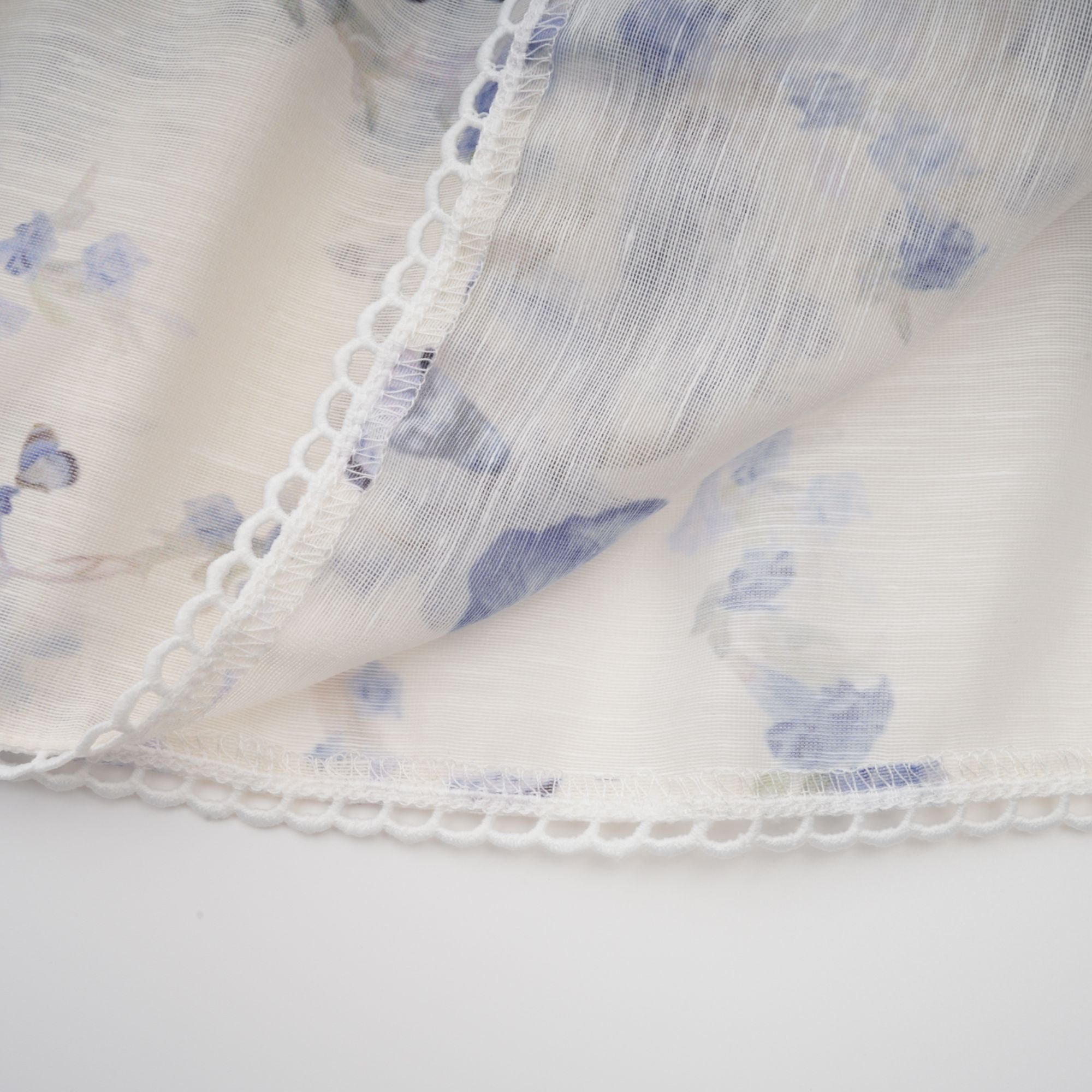 Ausgestelltes Chiffon-Minikleid Blandine mit Blumendruck