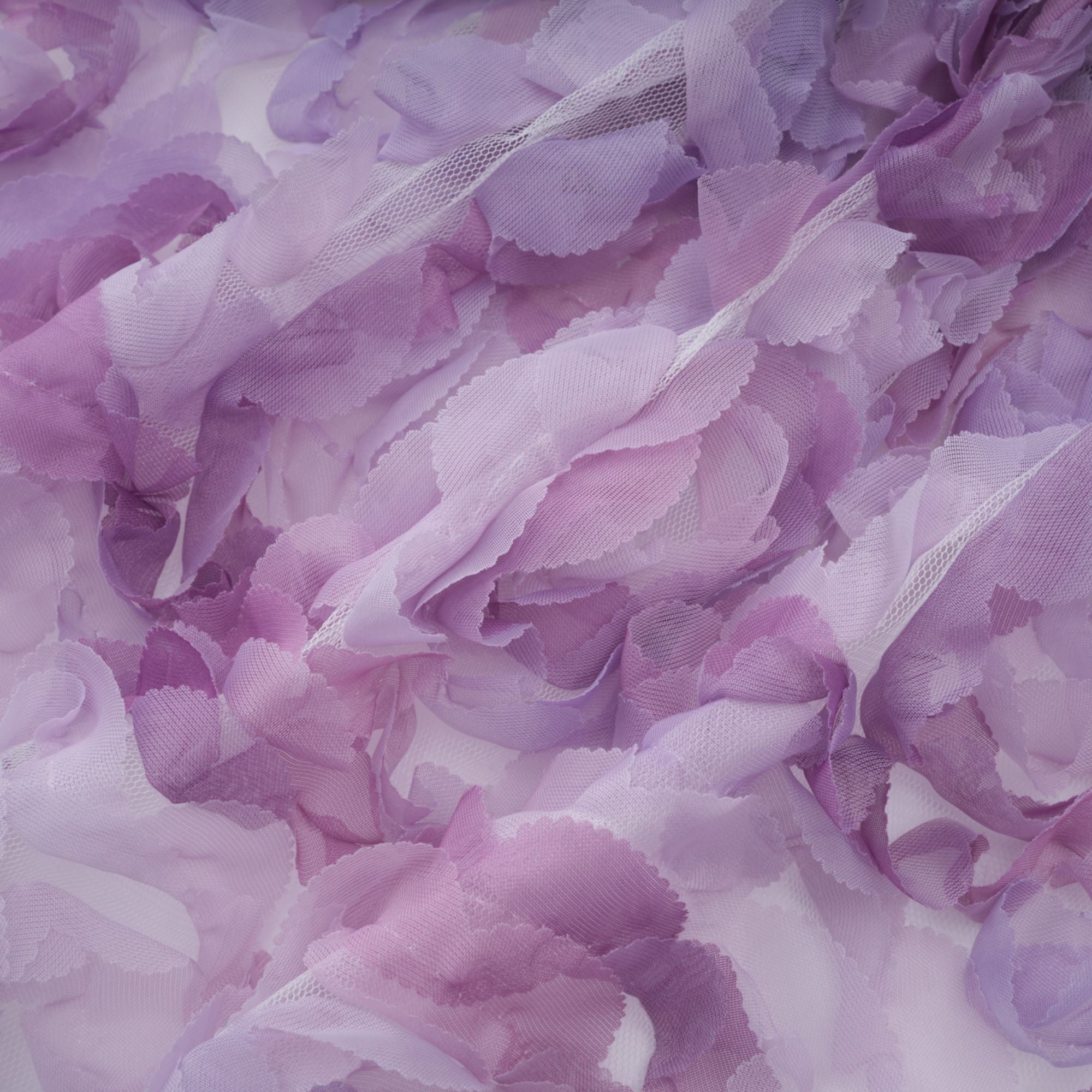Mylène lila 3D-Blütenblatt-Minikleid aus gestuftem Tüll