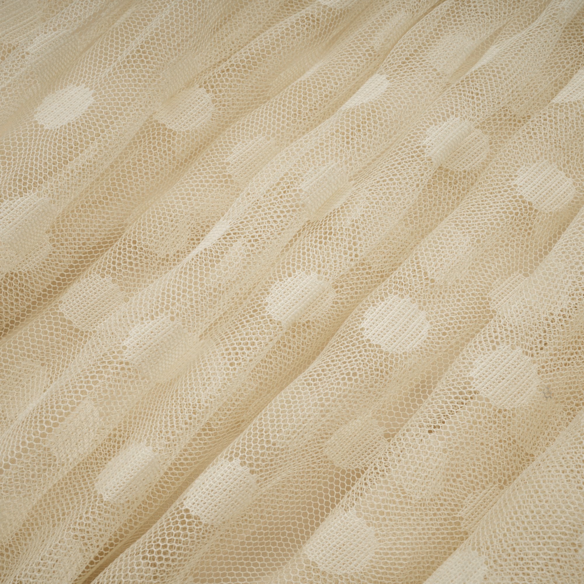 فستان ميدي مطرز بالدانتيل من تصميم إيليان