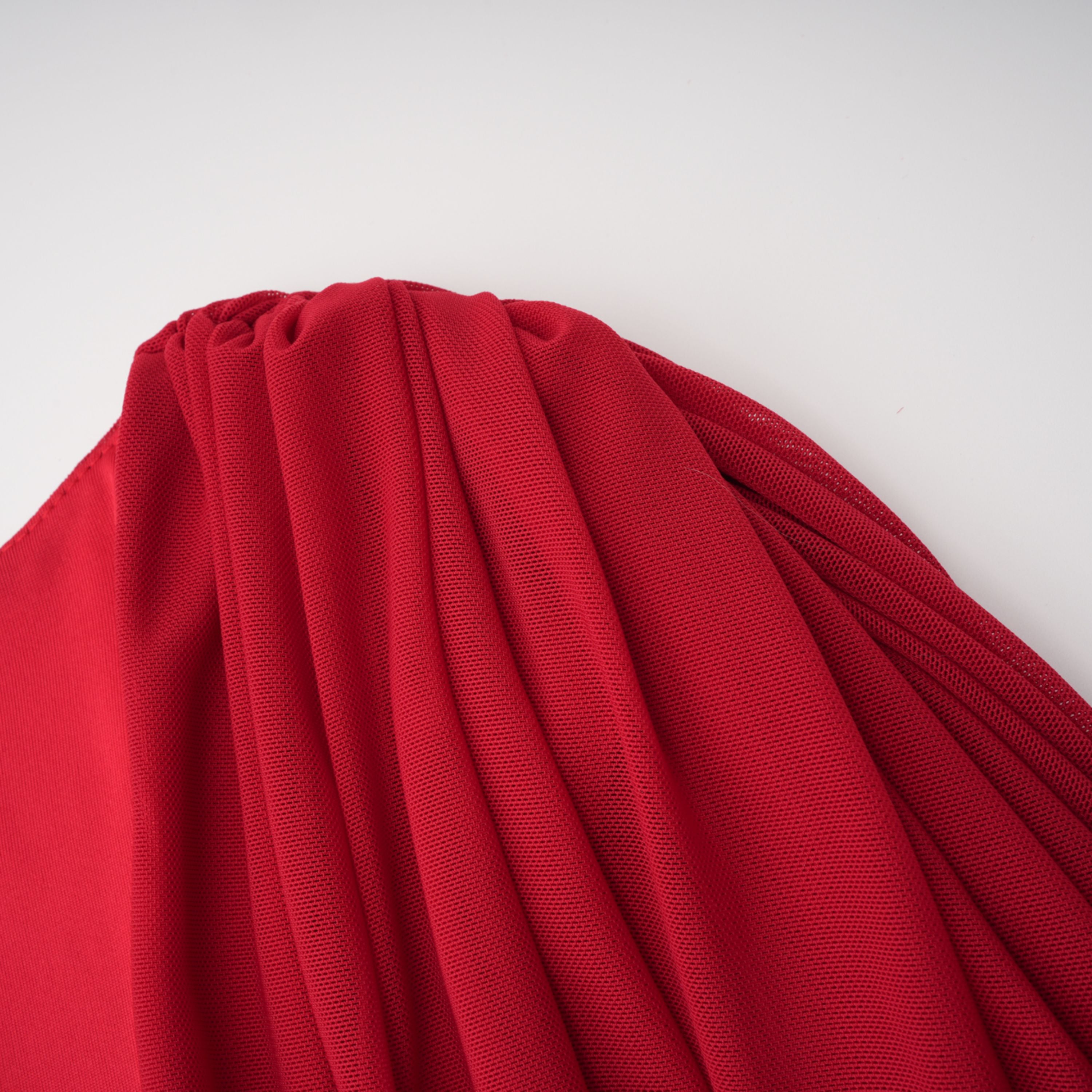 Fíona Rotes asymmetrisches drapiertes Maxikleid