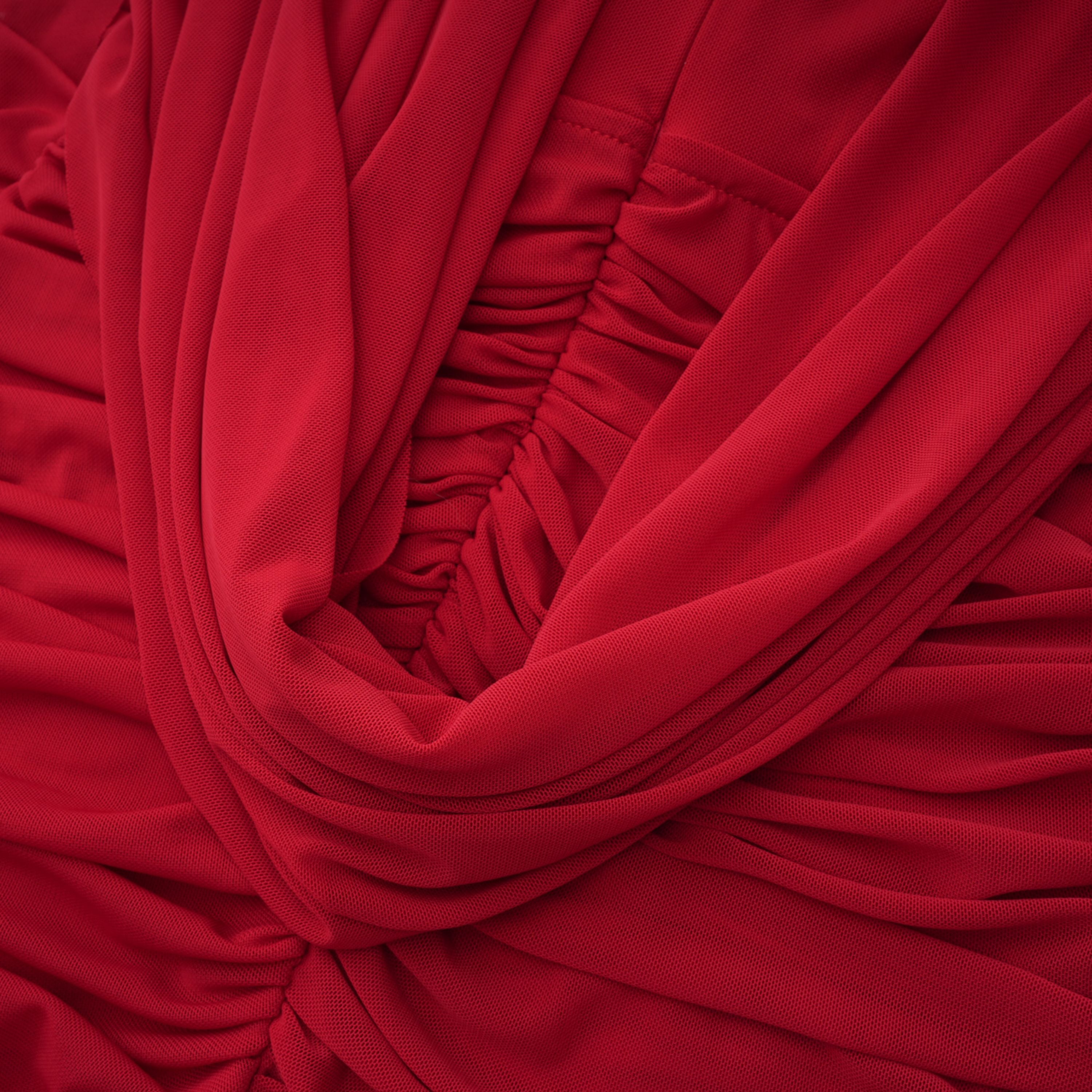 Fíona Rotes asymmetrisches drapiertes Maxikleid