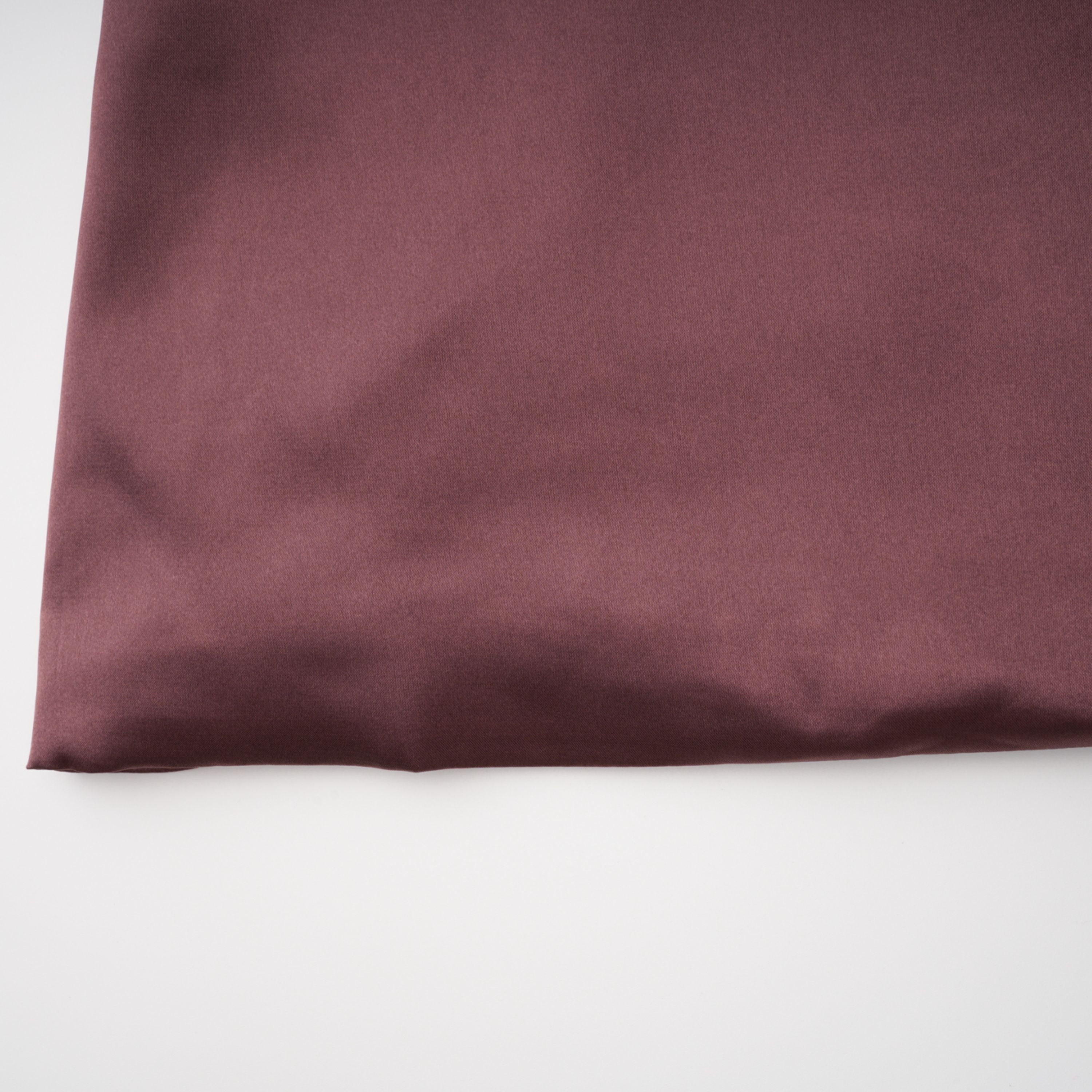 فستان طويل من الساتان المزركش باللون البني من Inmaculada